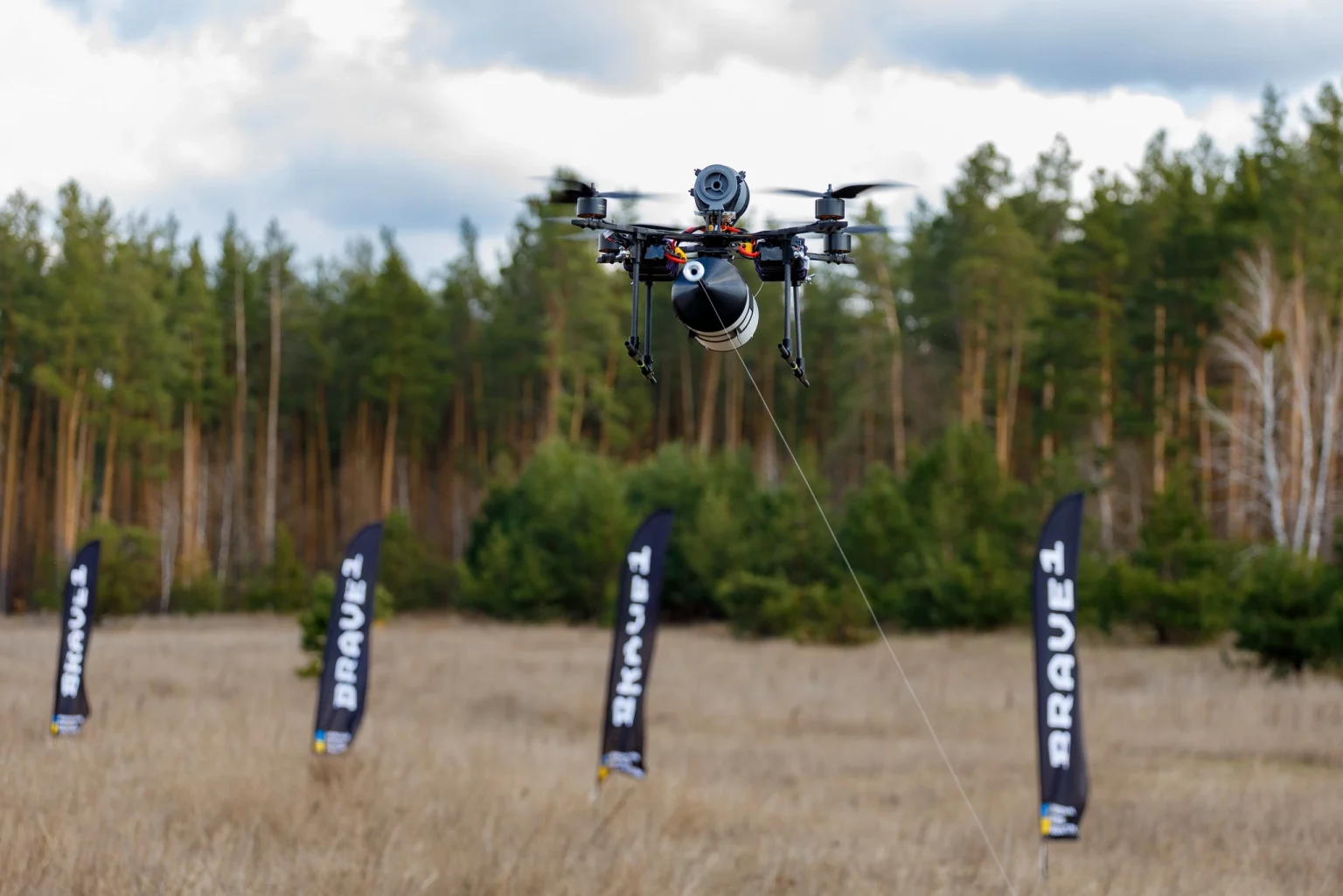 Una vista impresionante: Los drones FPV ucranianos pueden ver el futuro con mayor precisión gracias a las conexiones de "fibra óptica".