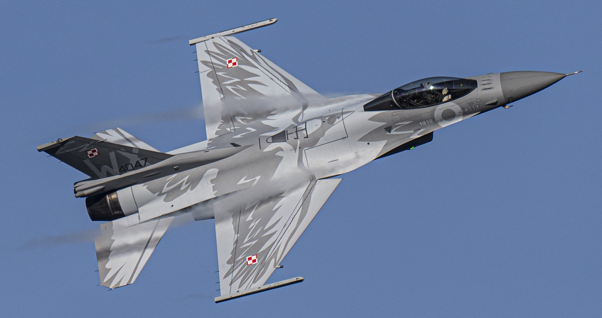 El Departamento de Estado de EE.UU. ha aprobado la venta a Polonia de material de apoyo para los cazas de cuarta generación F-16 Fighting Falcon. El Departamento de Estado de EE.UU. ha aprobado la venta a Polonia de material de apoyo para los cazas de cuarta generación F-16 Fighting Falcon.