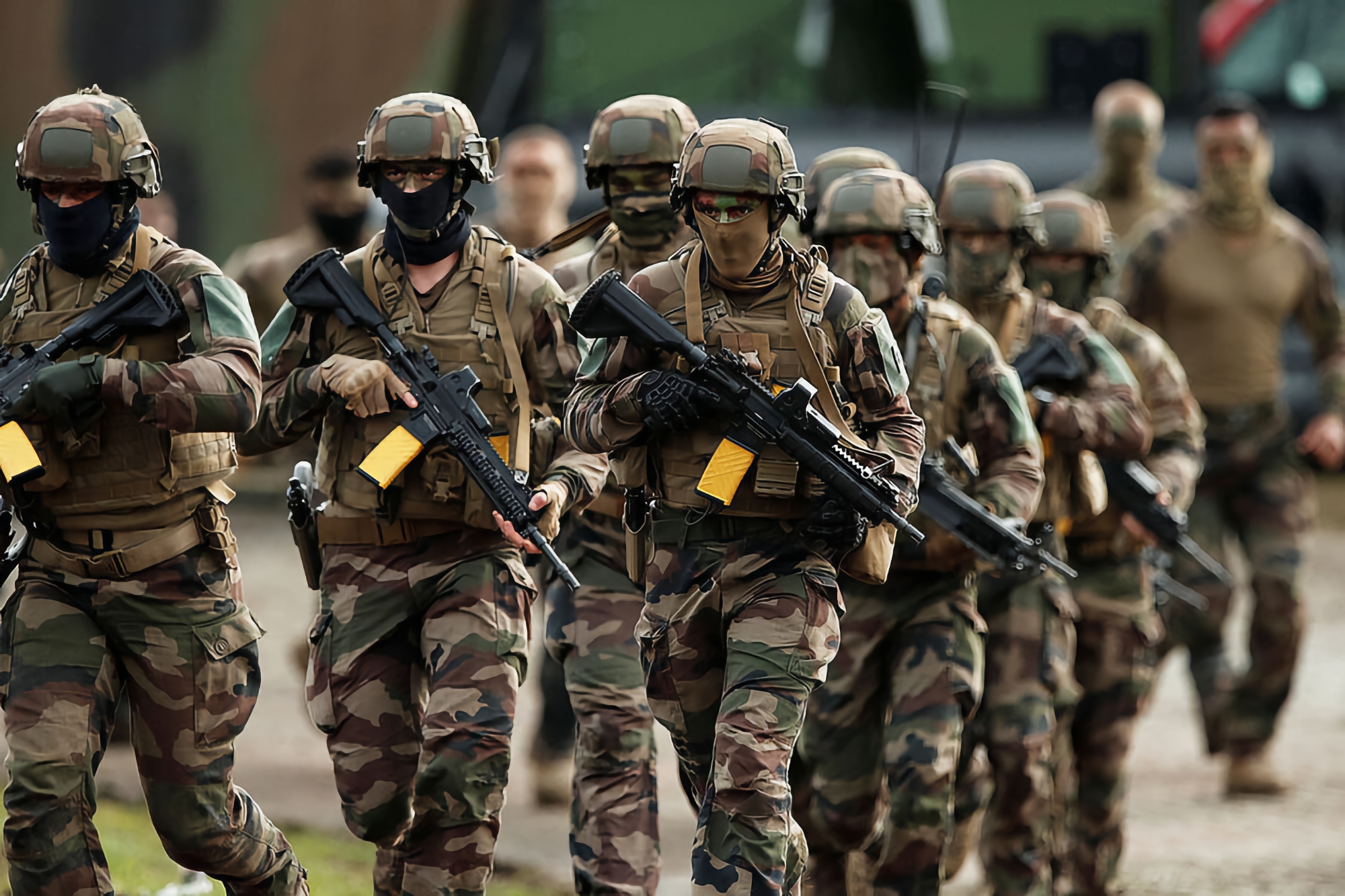 Francia ha creado un fondo de 50.000.000 de euros para que Ucrania compre armas a empresas locales Francia ha creado un fondo de 50.000.000 de euros para que Ucrania compre armas a empresas locales