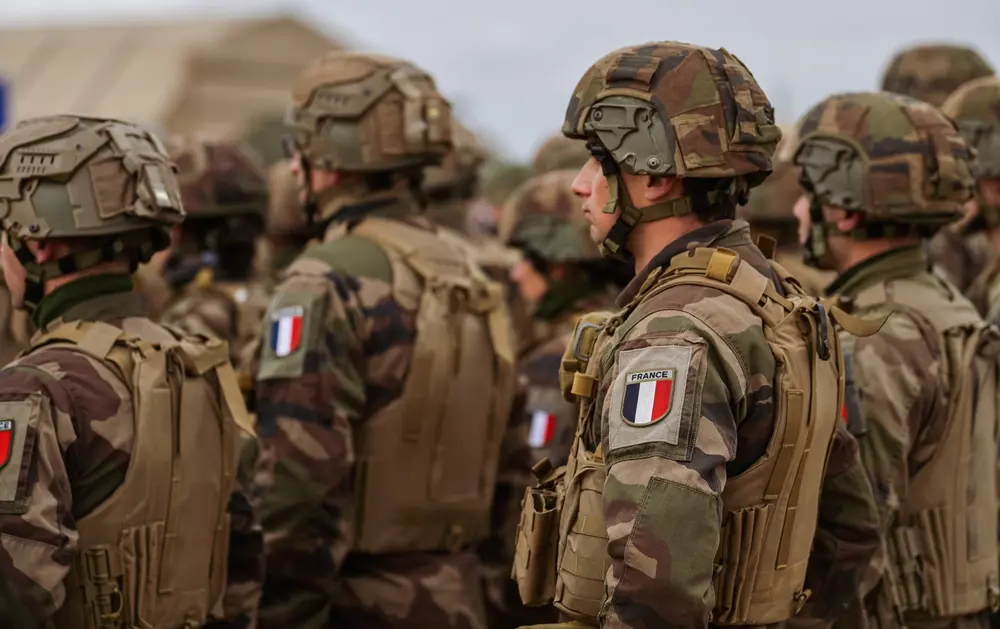 Tecnologías e innovaciones en el sector militar francés Panorama de las iniciativas estratégicas de las tropas francesas en los conflictos modernos