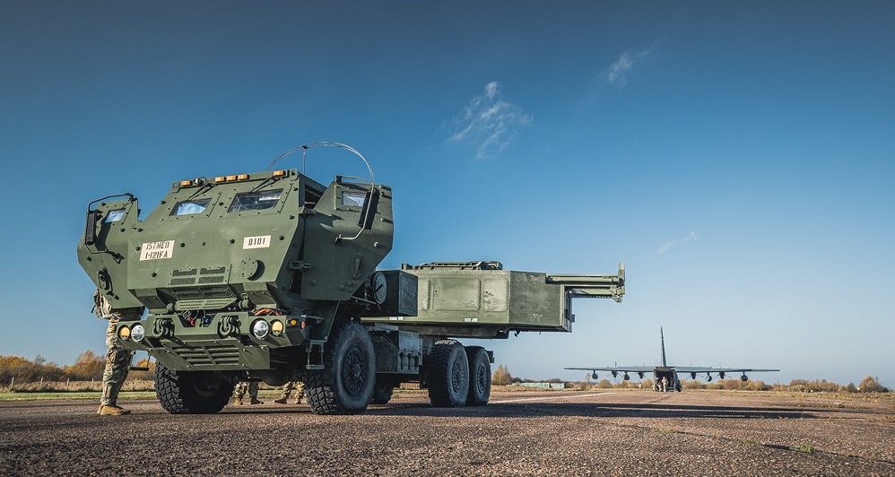 Letonia tiene previsto recibir sistemas de misiles estadounidenses HIMARS en 2026-2027, junto con sistemas de misiles antibuque Naval Strike Missile Letonia tiene previsto recibir sistemas de misiles estadounidenses HIMARS en 2026-2027, junto con sistemas de misiles antibuque Naval Strike Missile