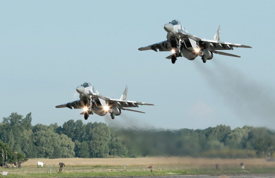 La artillería ucraniana destruyó dos SAM avanzados S-400, un radar S-300, cinco tanques y tres MLRS, mientras que la aviación de combate realizó 13 ataques contra infraestructuras del ejército ruso La artillería ucraniana destruyó dos SAM avanzados S-400, un radar S-300, cinco tanques y tres MLRS, mientras que la aviación de combate realizó 13 ataques contra infraestructuras del ejército ruso