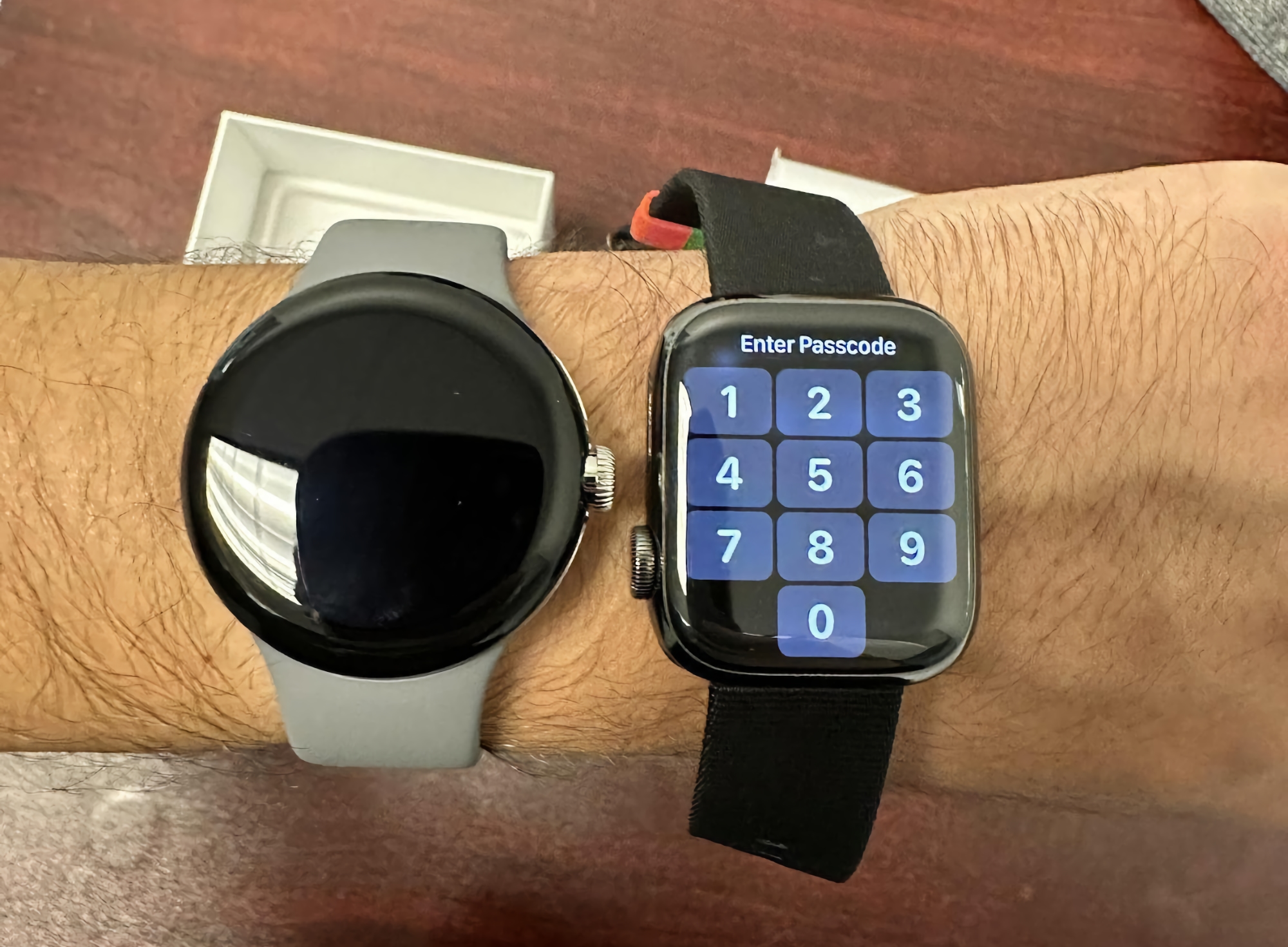 Un usuario de Reddit mostró imágenes "en vivo" del Pixel Watch, la novedad de Google fue comparada con el Apple Watch Un usuario de Reddit mostró imágenes "en vivo" del Pixel Watch, la novedad de Google fue comparada con el Apple Watch