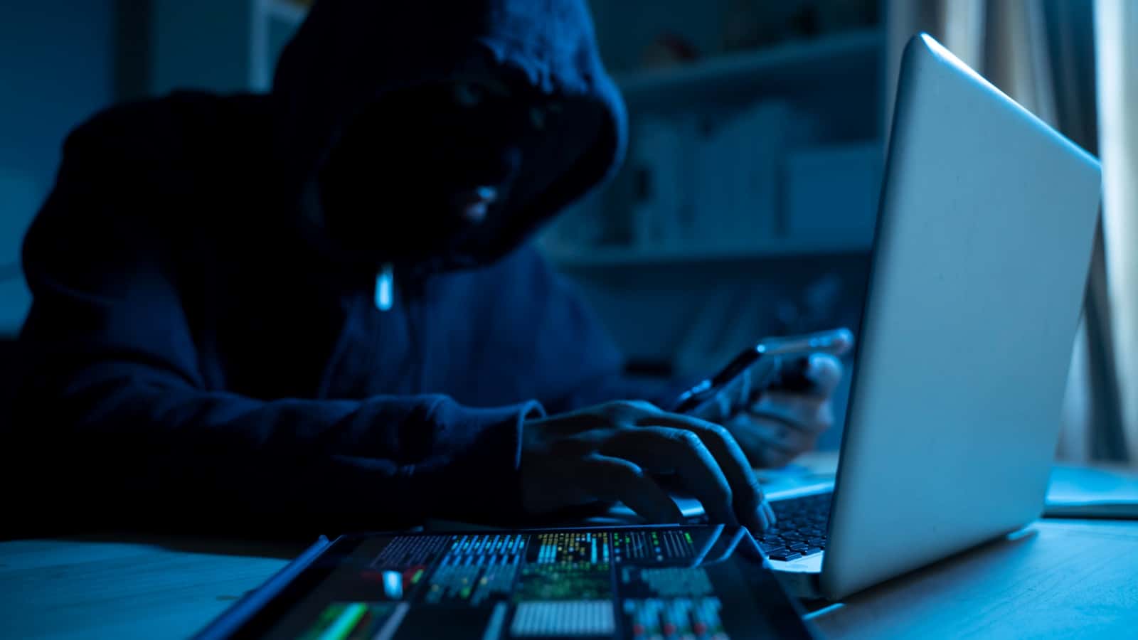 Código visual: por qué las imágenes de hackers importan Desmitificando el mito: Historia de las imágenes de hackers en los medios