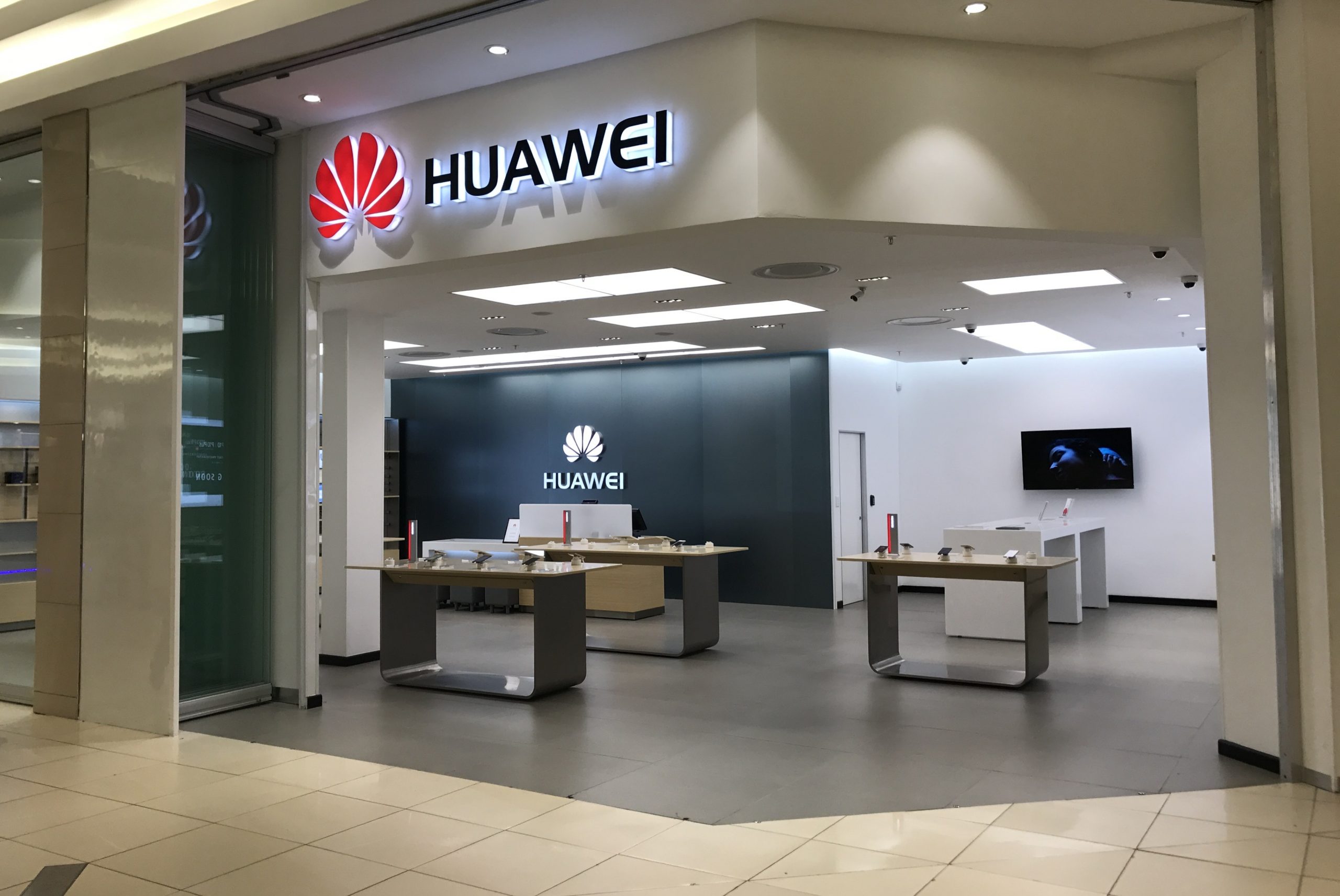 Medios de comunicación: Huawei ha reanudado el suministro de smartphones y otros aparatos a Rusia. La propia Huawei sigue en silencio Medios de comunicación: Huawei ha reanudado el suministro de smartphones y otros aparatos a Rusia. La propia Huawei sigue en silencio