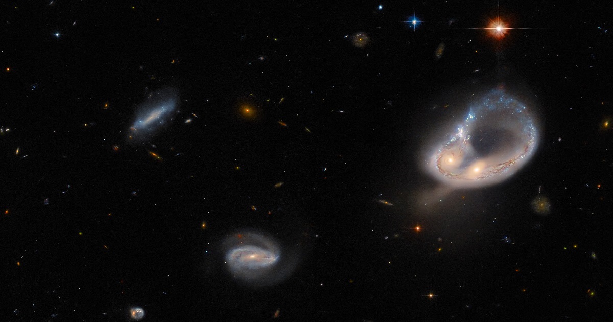 Desastre cósmico galáctico - El Hubble fotografió el choque de dos galaxias a 670 millones de años luz de la Tierra Desastre cósmico galáctico - El Hubble fotografió el choque de dos galaxias a 670 millones de años luz de la Tierra