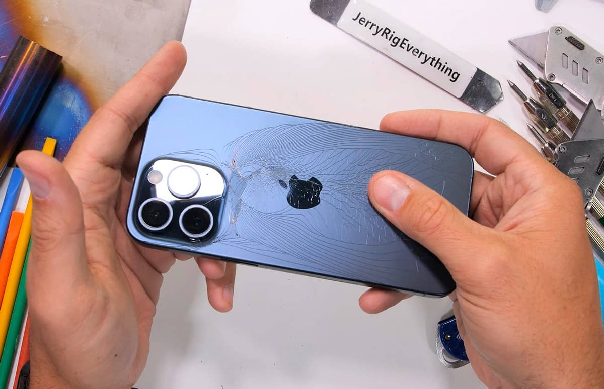 El iPhone 15 Pro Max de titanio no supera la prueba de durabilidad (vídeo) El iPhone 15 Pro Max de titanio no supera la prueba de durabilidad (vídeo)