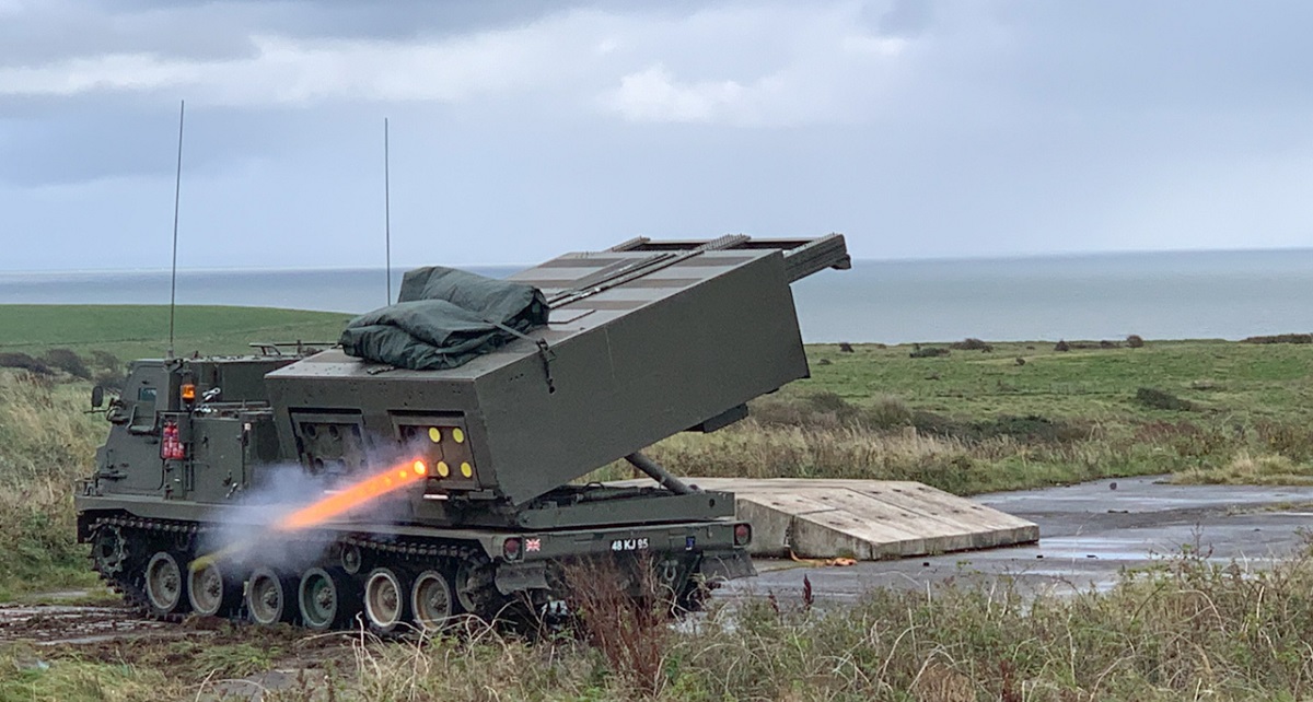 Militares ucranianos reciben formación para mantener sistemas de misiles M270 MLRS en el Reino Unido Militares ucranianos reciben formación para mantener sistemas de misiles M270 MLRS en el Reino Unido