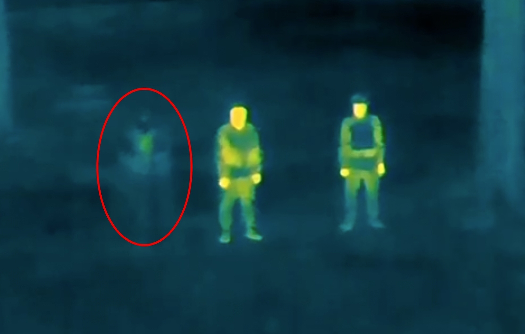 Ucrania ha creado una capa de invisibilidad para las Fuerzas de Defensa, pesa 2,5 kg y no es visible en la cámara termográfica Ucrania ha creado una capa de invisibilidad para las Fuerzas de Defensa, pesa 2,5 kg y no es visible en la cámara termográfica