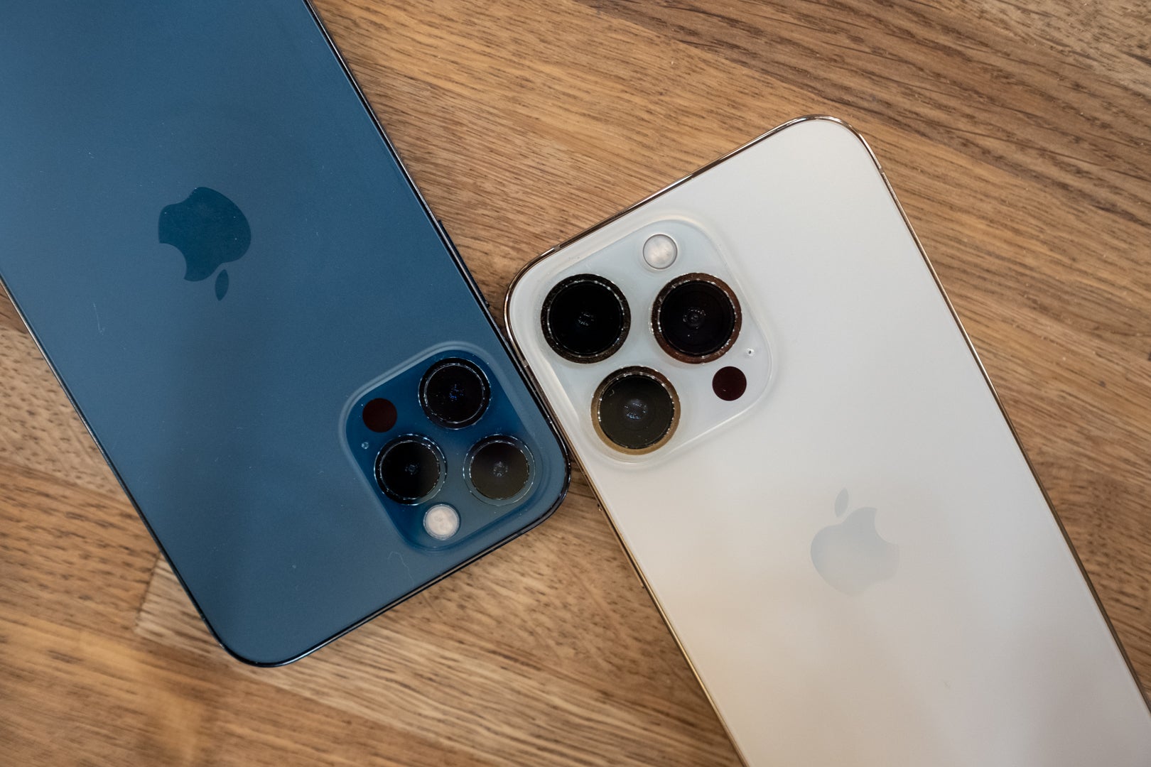 Apple se ve obligada a reducir la producción del iPhone 13 en 10 millones de smartphones Apple se ve obligada a reducir la producción del iPhone 13 en 10 millones de smartphones