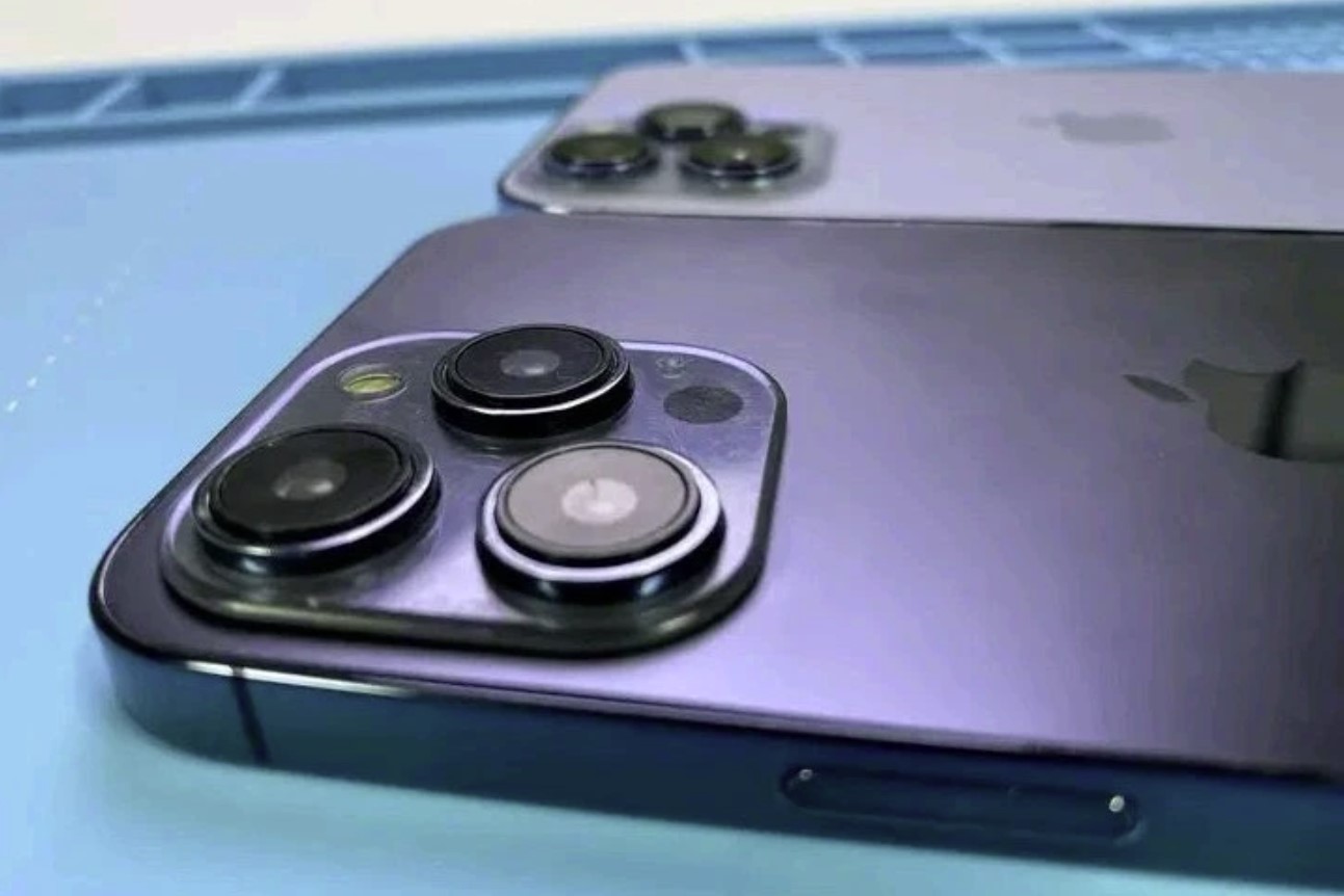 Las diferencias de diseño entre el iPhone 14 Pro Max y el iPhone 13 Pro Max se muestran en el vídeo Las diferencias de diseño entre el iPhone 14 Pro Max y el iPhone 13 Pro Max se muestran en el vídeo