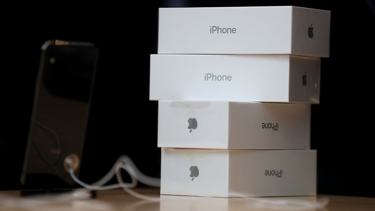 Unos estafadores intentaron defraudar 3 millones de dólares a Apple sustituyendo más de 5.000 iPhones falsificados por originales Unos estafadores intentaron defraudar 3 millones de dólares a Apple sustituyendo más de 5.000 iPhones falsificados por originales