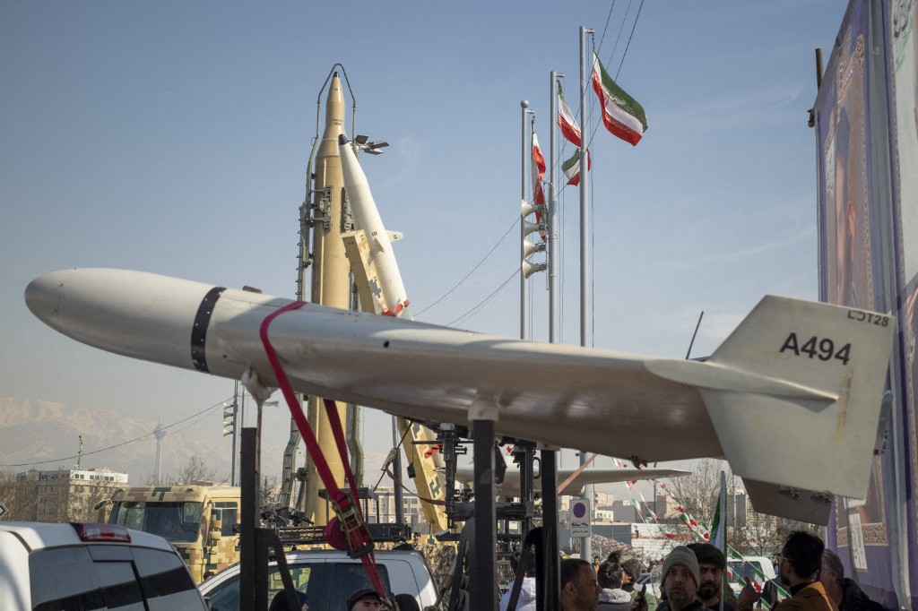 Irán planea triplicar su presupuesto de defensa ante la incapacidad de repeler los ataques israelíes Irán planea triplicar su presupuesto de defensa ante la incapacidad de repeler los ataques israelíes
