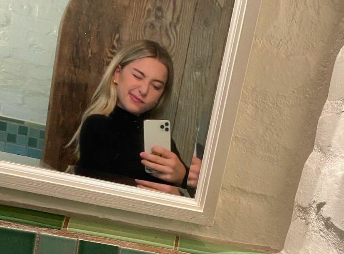 Incluso la hija de Steve Jobs se burló del nuevo iPhone 14 Incluso la hija de Steve Jobs se burló del nuevo iPhone 14