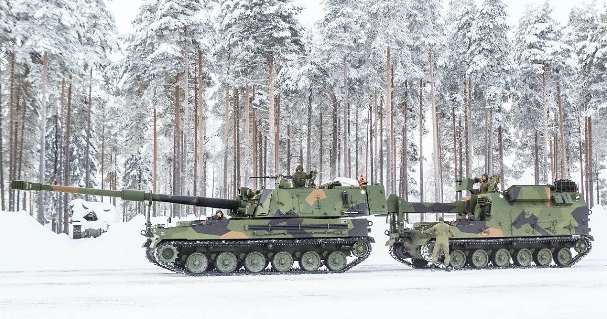 Noruega pedirá otros cuatro obuses autopropulsados K9 Thunder junto con transportes y cargadores K10 Noruega pedirá otros cuatro obuses autopropulsados K9 Thunder junto con transportes y cargadores K10