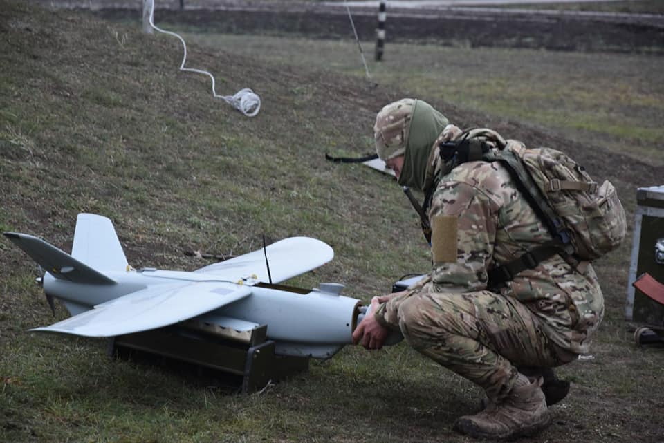 El UAV ucraniano "Stork-100" registró el cementerio de equipos rusos rotos en la región de Belgorod: docenas de unidades, incluidos tanques y artillería.