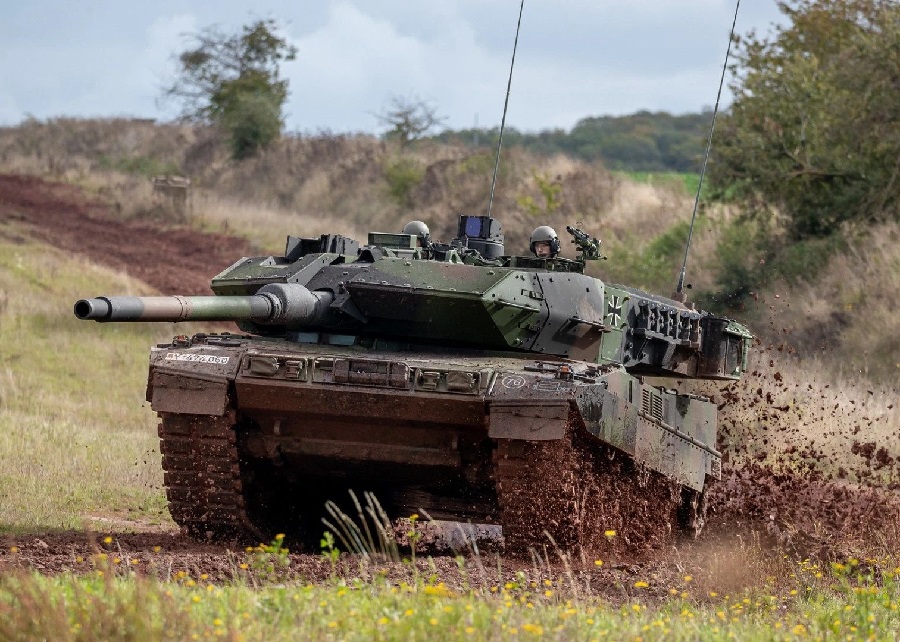 Tecnología moderna en acción: Analizamos las capacidades del Leopard 2A8 Leopard 2A8 alemán: innovaciones tecnológicas y potencial en el campo de batalla