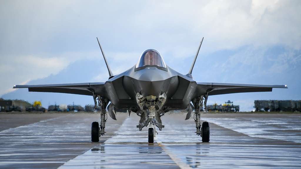 Lockheed Martin recibirá hasta 30.000 millones de dólares para entregar hasta 398 cazas F-35 Lightning II a EE.UU. y sus aliados en Europa Lockheed Martin recibirá hasta 30.000 millones de dólares para entregar hasta 398 cazas F-35 Lightning II a EE.UU. y sus aliados en Europa