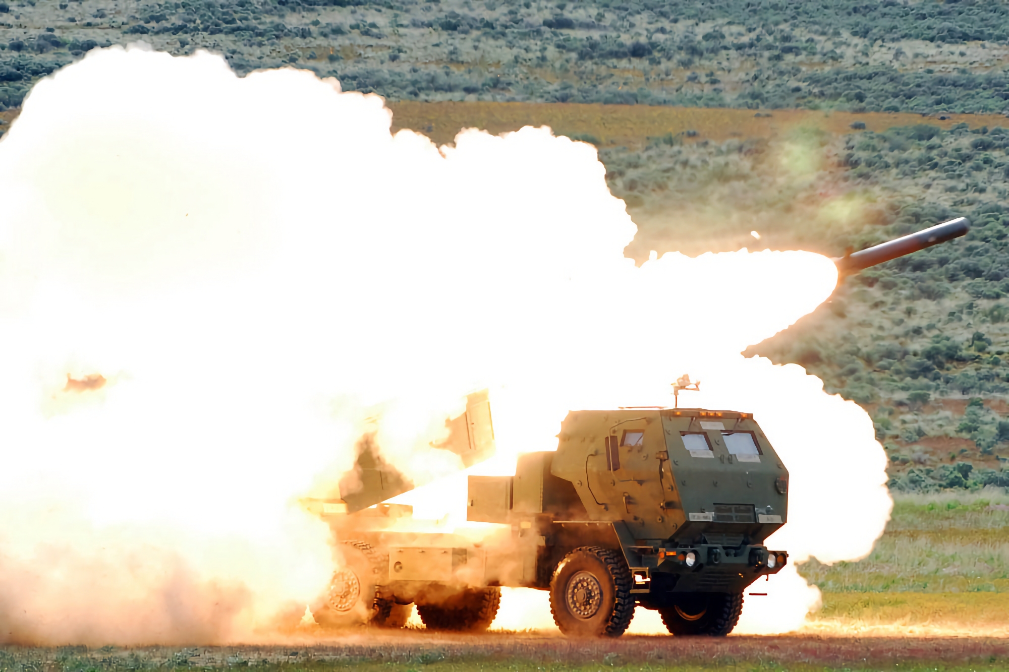 EEUU anuncia un nuevo paquete de ayuda militar a Ucrania de 275 millones de dólares, que incluye munición para HIMARS y artillería EEUU anuncia un nuevo paquete de ayuda militar a Ucrania de 275 millones de dólares, que incluye munición para HIMARS y artillería