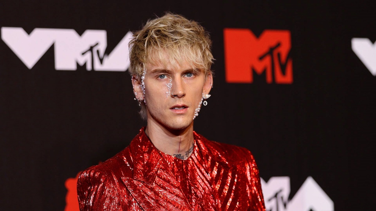 El marido de Megan Fox, el rapero Machine Gun Kelly, va a conseguir el papel de Link en la próxima adaptación cinematográfica del videojuego "The Legend of Zelda" El marido de Megan Fox, el rapero Machine Gun Kelly, va a conseguir el papel de Link en la próxima adaptación cinematográfica del videojuego "The Legend of Zelda"