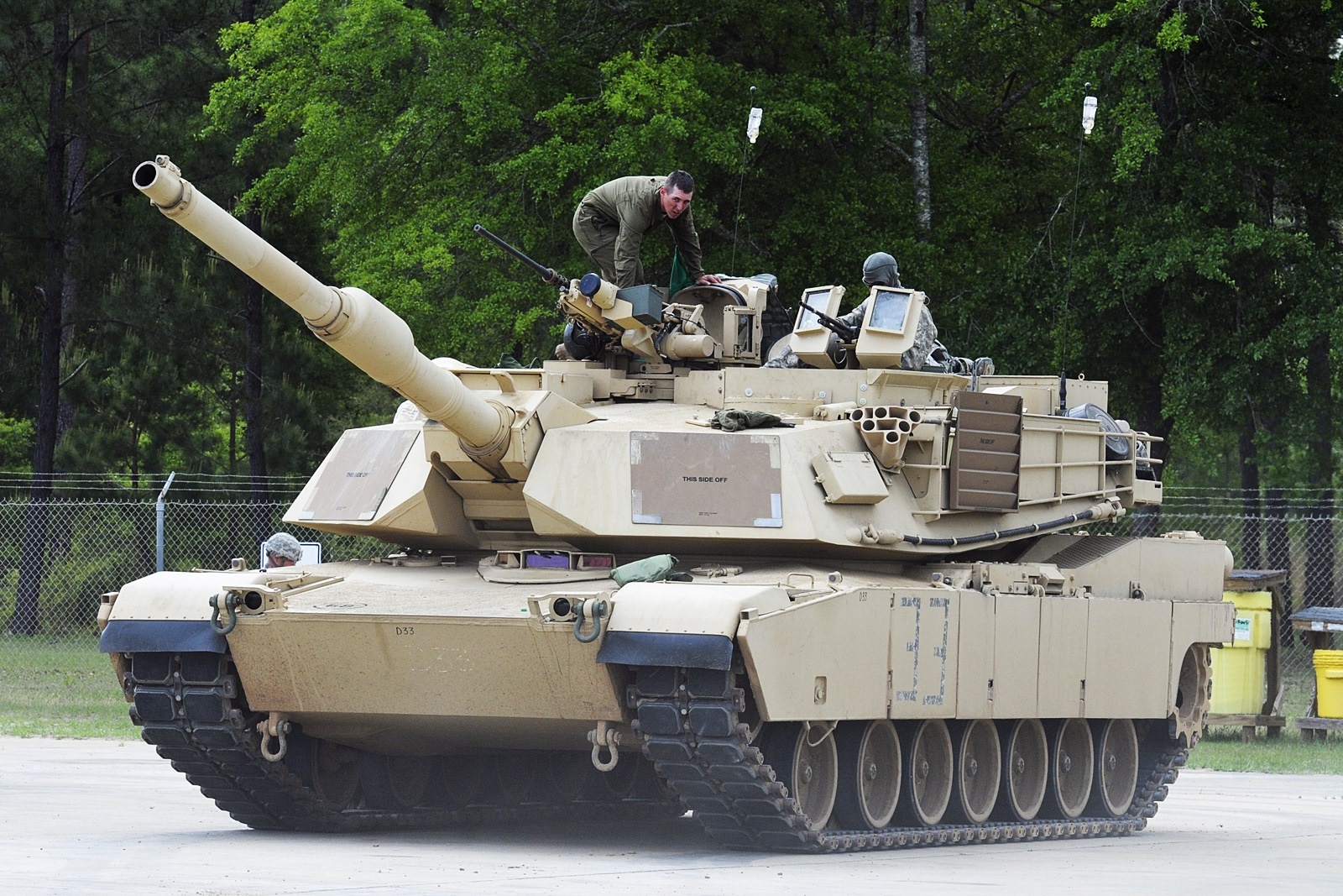 EE.UU. entrega tanques M1A1 SA Abrams a las Fuerzas Armadas ucranianas EE.UU. entrega tanques M1A1 SA Abrams a las Fuerzas Armadas ucranianas