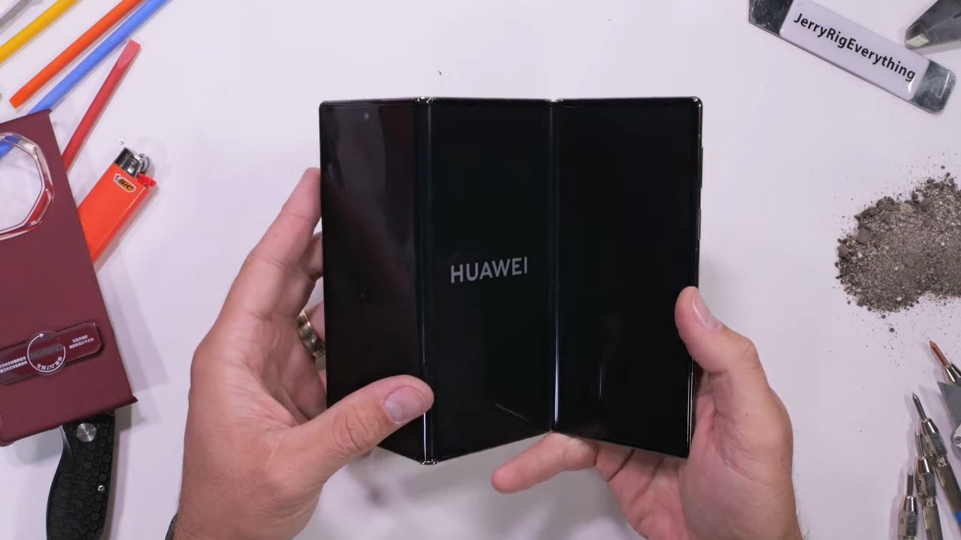 El smartphone triplemente plegable Huawei Mate XT no pasa la prueba de choque (vídeo) El smartphone triplemente plegable Huawei Mate XT no pasa la prueba de choque (vídeo)