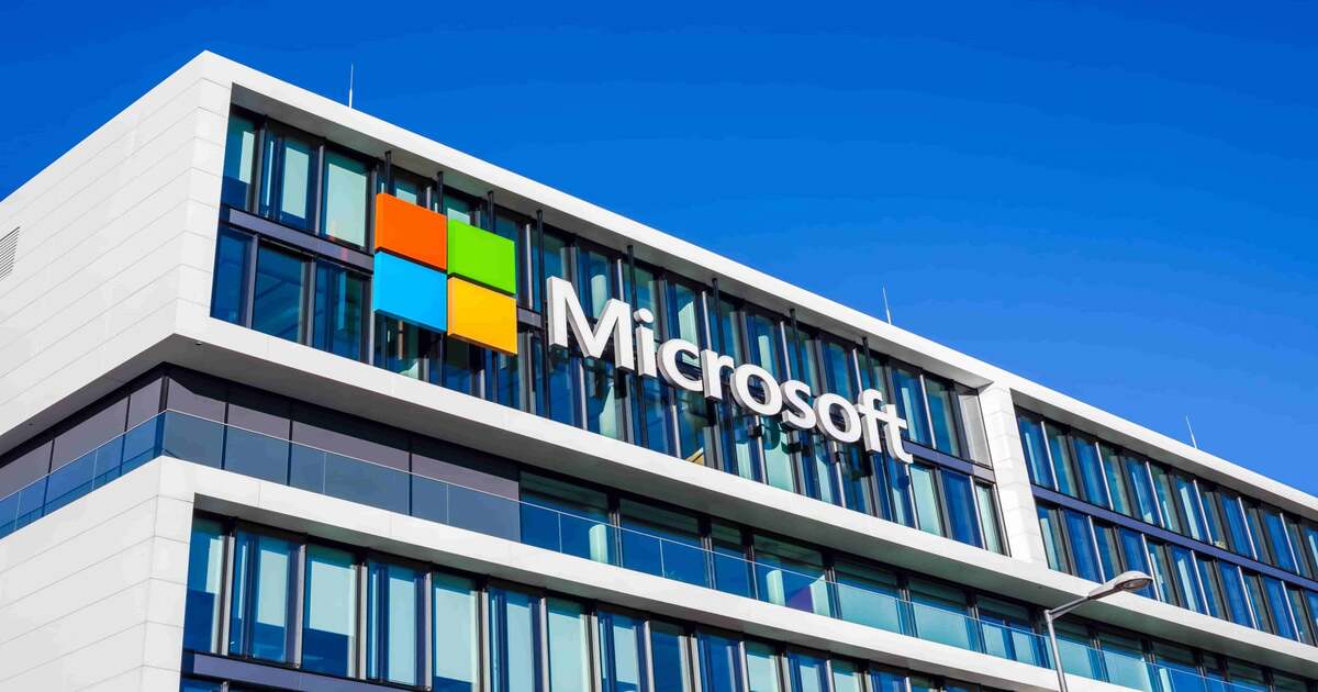 Microsoft invierte 1.500 millones de dólares en una empresa emiratí de inteligencia artificial Microsoft invierte 1.500 millones de dólares en una empresa emiratí de inteligencia artificial
