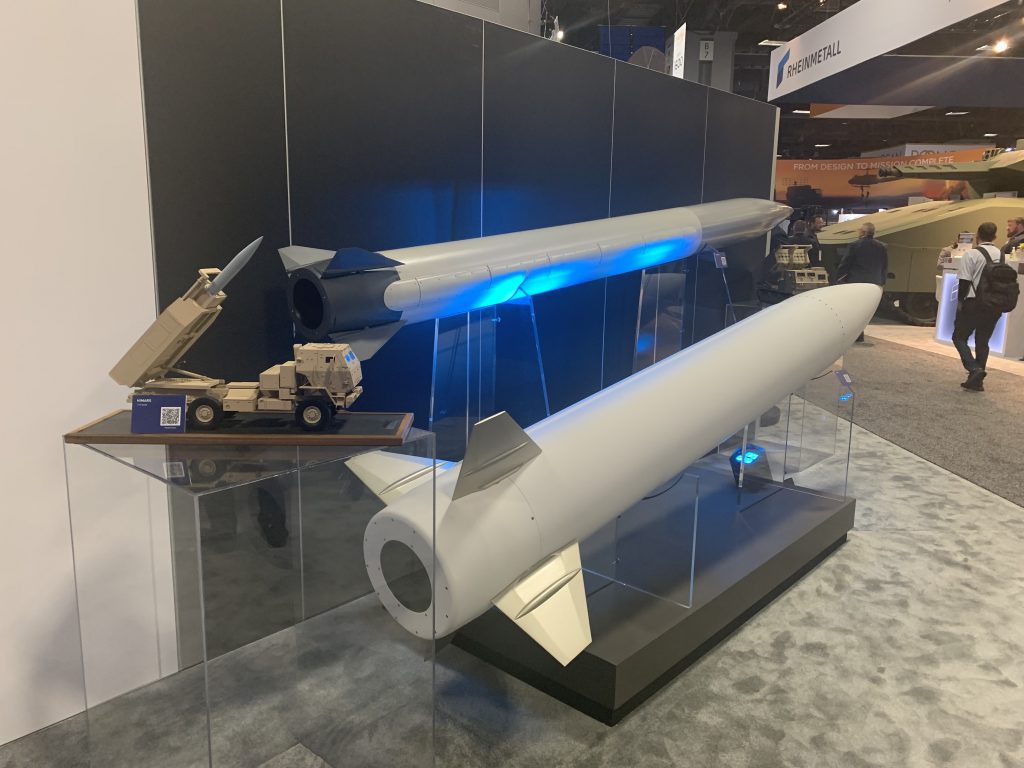 Lockheed Martin muestra el misil de mayor alcance para el M142 HIMARS y el M270 MLRS: misil de ataque de precisión con 650 km de alcance de lanzamiento Lockheed Martin muestra el misil de mayor alcance para el M142 HIMARS y el M270 MLRS: misil de ataque de precisión con 650 km de alcance de lanzamiento