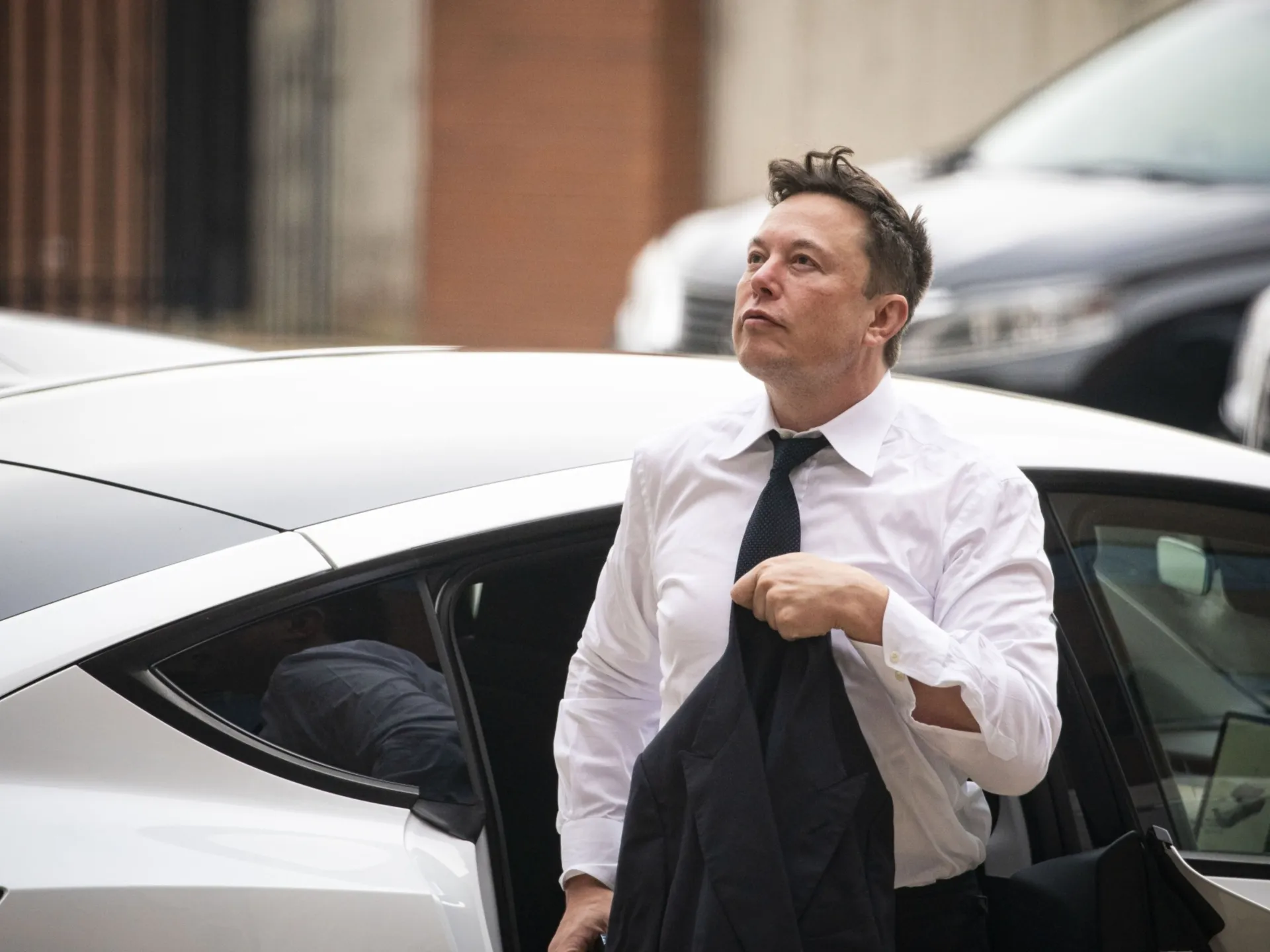 Musk vendió 22 millones de acciones de Tesla por 3.580 millones: el valor de los títulos ya ha caído un 60% desde principios de año Musk vendió 22 millones de acciones de Tesla por 3.580 millones: el valor de los títulos ya ha caído un 60% desde principios de año