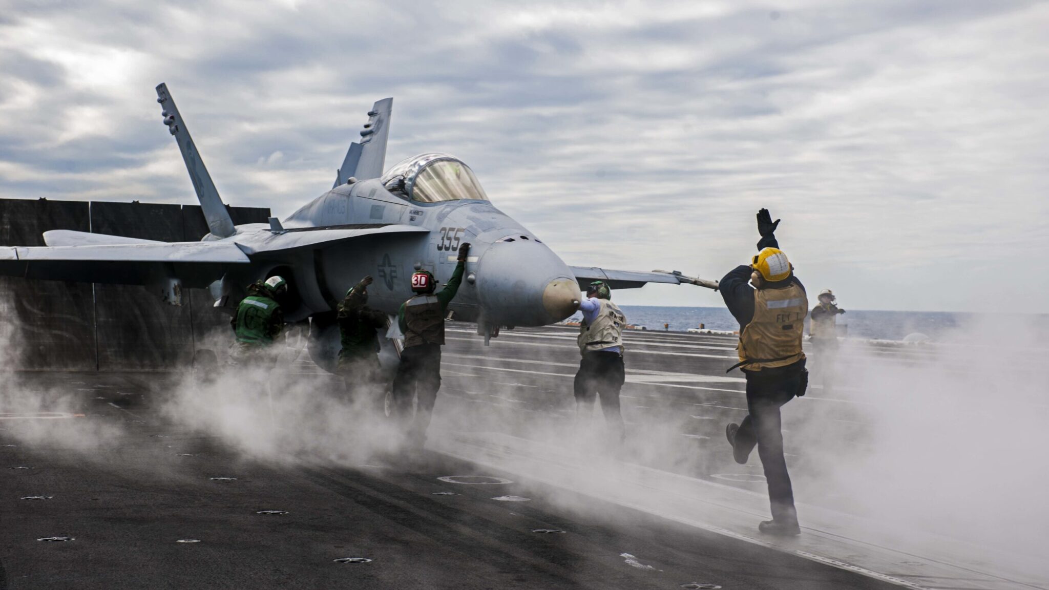 Cómo el F/A-18 Hornet dominó el combate aéreo durante décadas F/A-18 Hornet: La evolución de un caza legendario