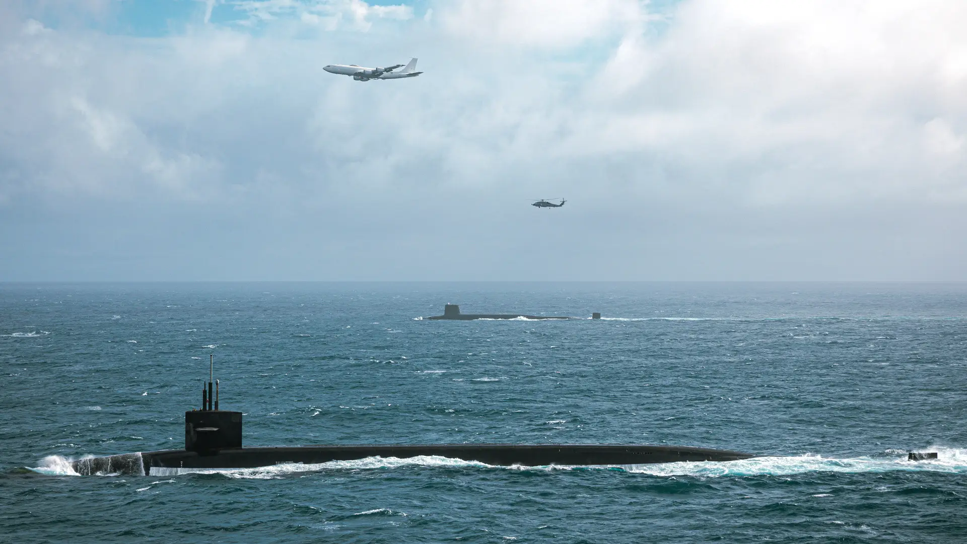 EE.UU. y el Reino Unido realizaron ejercicios con los submarinos USS Tennessee y Vanguard, que llevan misiles Trident II con cabezas nucleares - un avión Boeing E-6B Mercury doomsday voló sobre ellos EE.UU. y el Reino Unido realizaron ejercicios con los submarinos USS Tennessee y Vanguard, que llevan misiles Trident II con cabezas nucleares - un avión Boeing E-6B Mercury doomsday voló sobre ellos