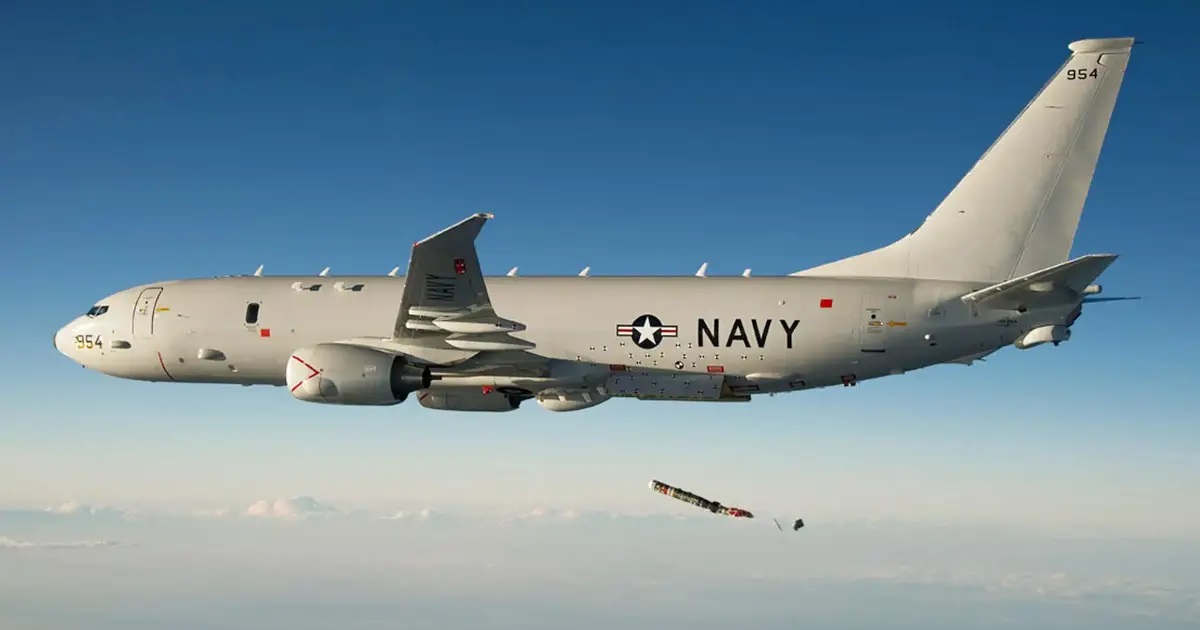 El avión de patrulla P-8A Poseidón podrá destruir submarinos lanzando torpedos antisubmarinos Mk 54 con un alcance de hasta 65 km El avión de patrulla P-8A Poseidón podrá destruir submarinos lanzando torpedos antisubmarinos Mk 54 con un alcance de hasta 65 km