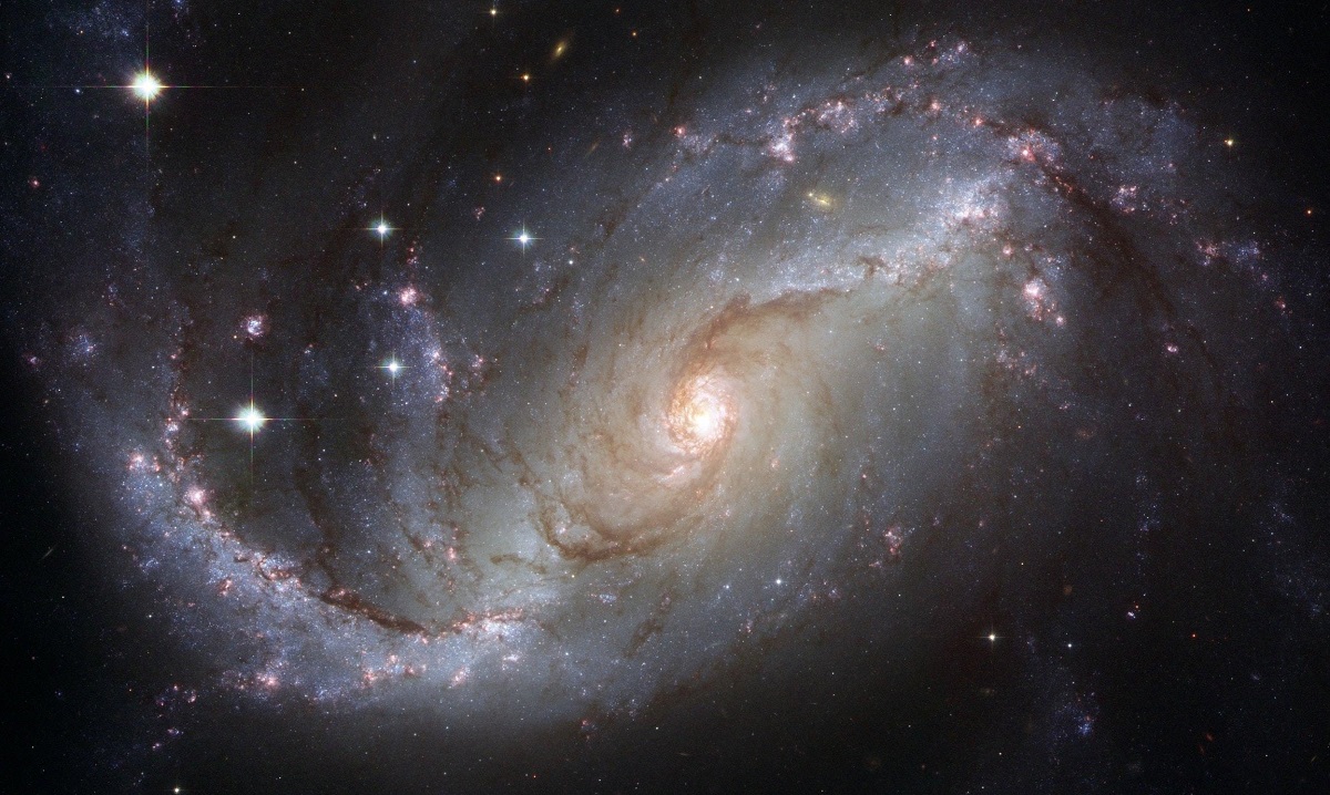 Los científicos han revisado la hipótesis refutada del envejecimiento de la luz, que sugiere que el universo existe desde hace casi 27.000 millones de años. Los científicos han revisado la hipótesis refutada del envejecimiento de la luz, que sugiere que el universo existe desde hace casi 27.000 millones de años.