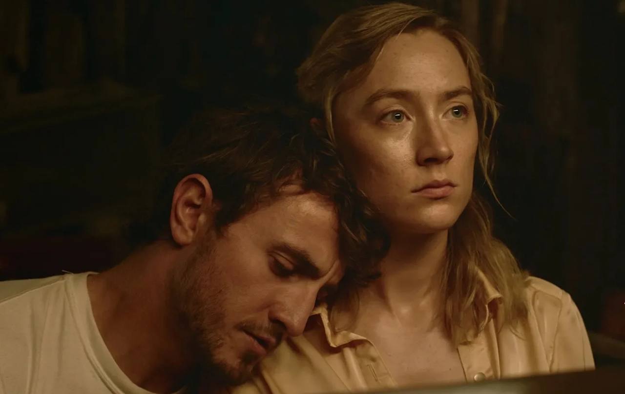El sensacional tráiler del nuevo thriller apocalíptico protagonizado por Saoirse Ronan y Paul Maskell combina el espíritu de "Black Mirror" e "Interstellar"