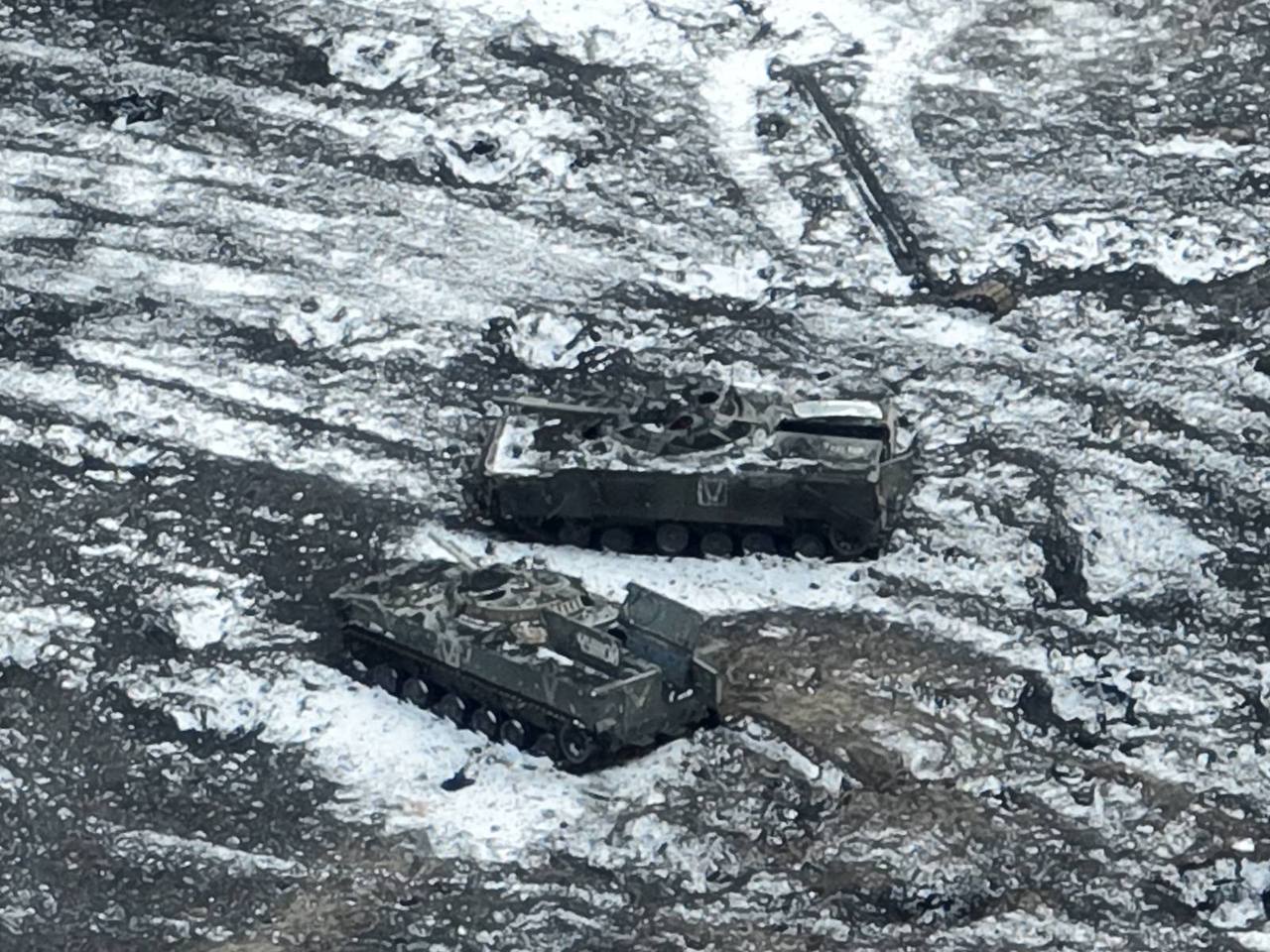 Las fuerzas armadas ucranianas destruyeron un convoy de material enemigo cerca de Ugledar con ayuda de drones comprados por donaciones (foto) Las fuerzas armadas ucranianas destruyeron un convoy de material enemigo cerca de Ugledar con ayuda de drones comprados por donaciones (foto)