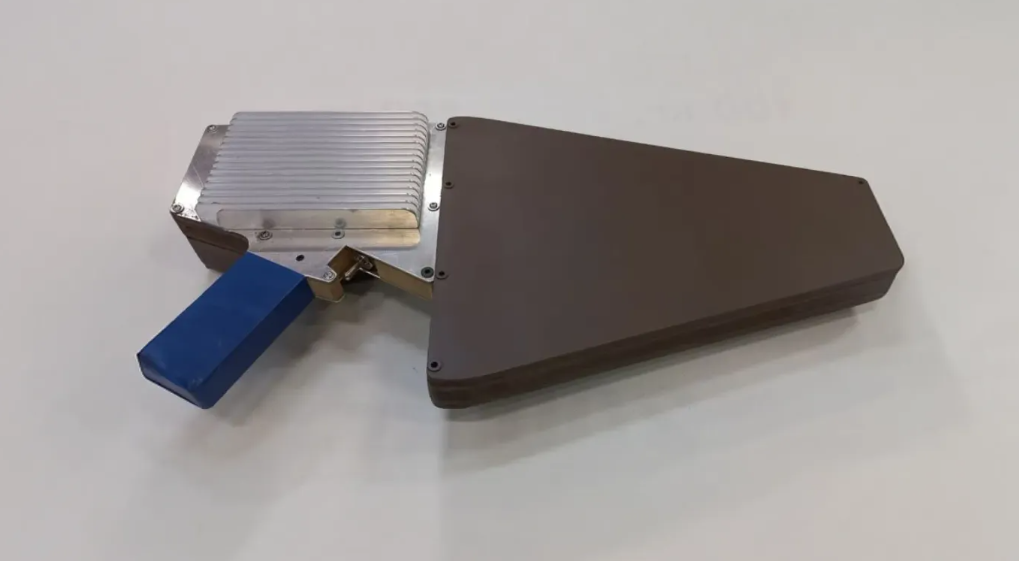 Pistola antidrón: aire seguro para todos Seguridad en los cielos: innovadora "Pistola Antidrón" en acción