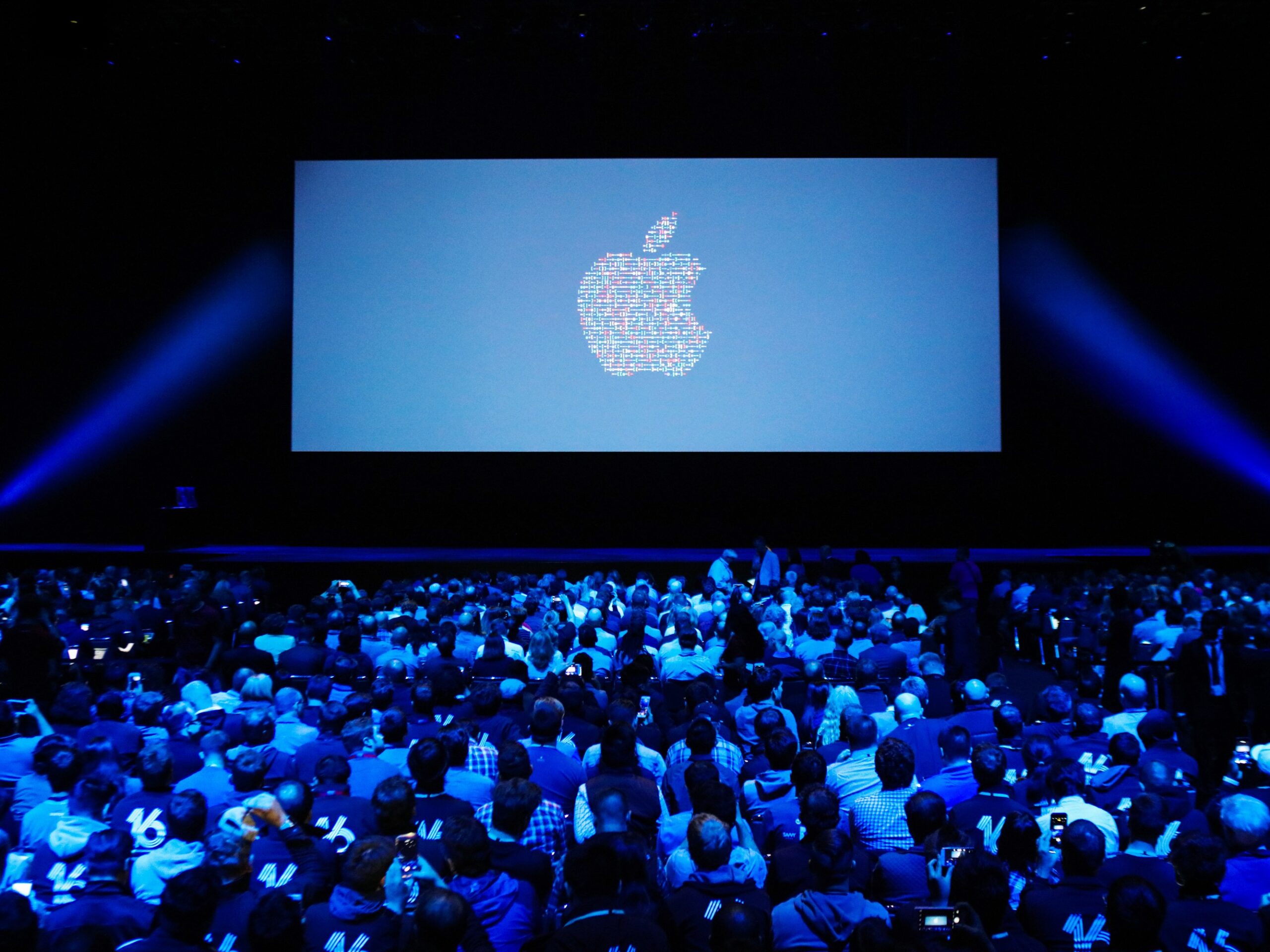 Bloomberg: Apple realizará una presentación el 8 de marzo, en la que presentará los nuevos iPhone SE y iPad Air Bloomberg: Apple realizará una presentación el 8 de marzo, en la que presentará los nuevos iPhone SE y iPad Air