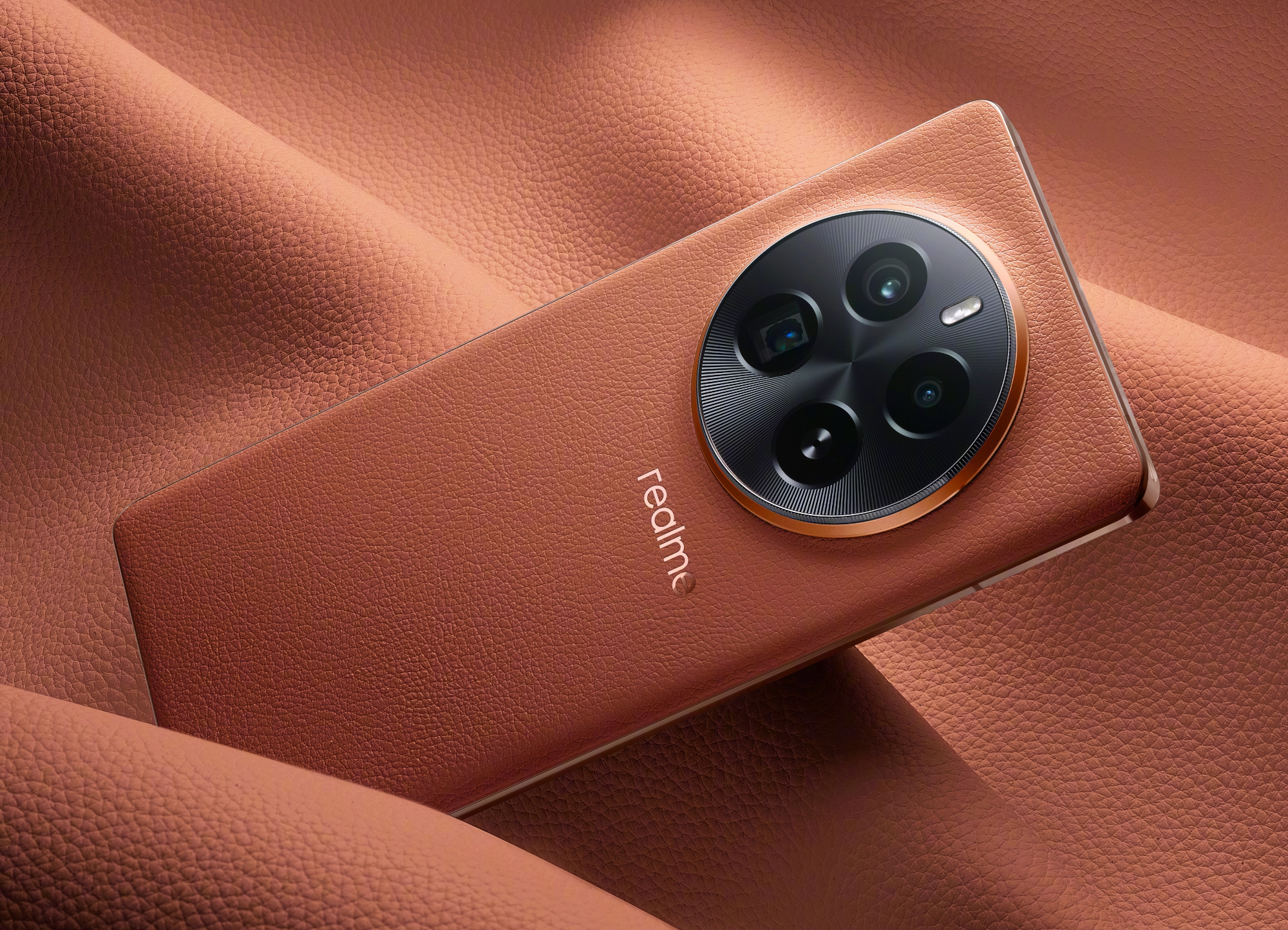Sin esperar a la presentación: realme ha desvelado cómo será el buque insignia realme GT 5 Pro