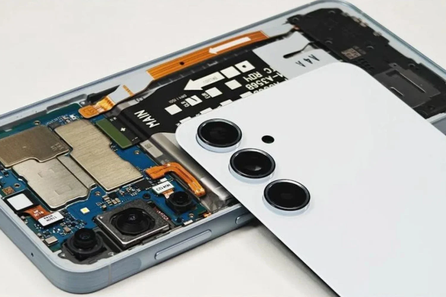 iFixit deja de trabajar con Samsung por sus altos precios y problemas de disponibilidad de piezas iFixit deja de trabajar con Samsung por sus altos precios y problemas de disponibilidad de piezas