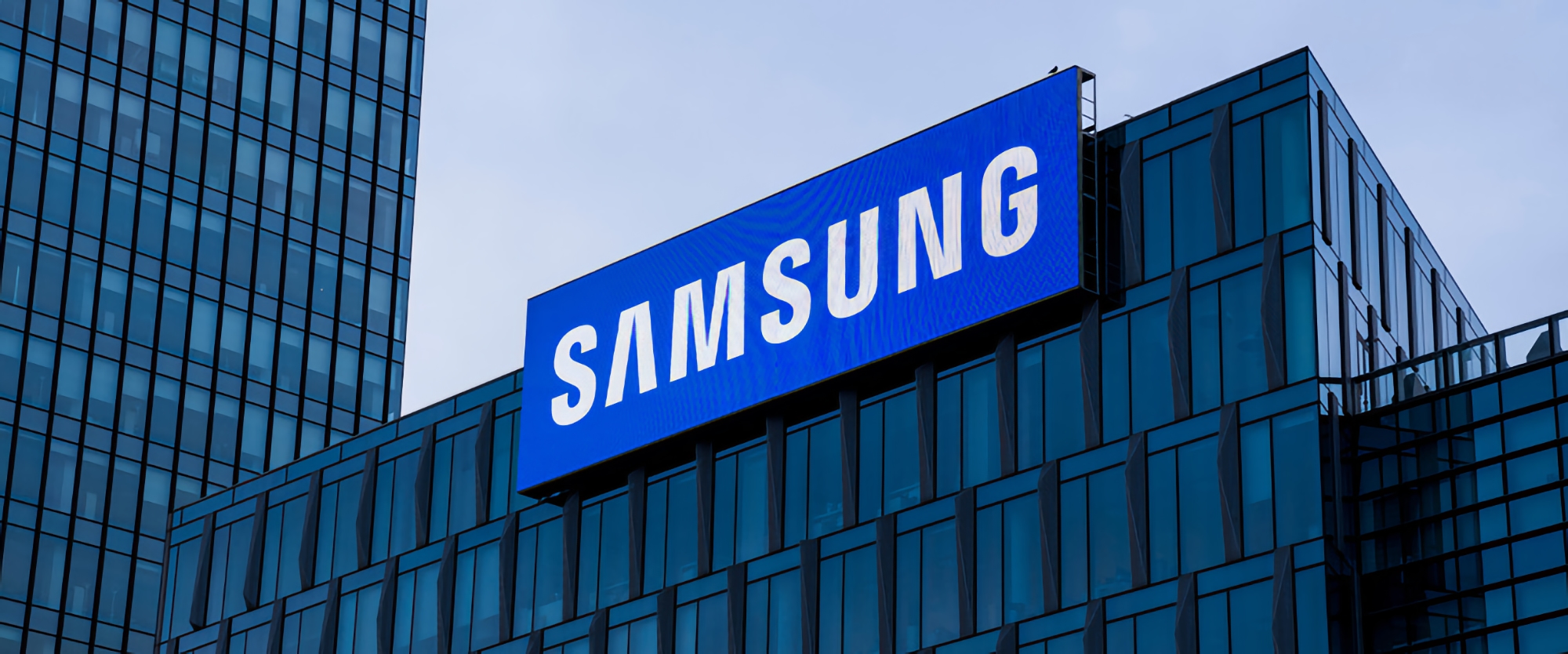 ¿Samsung mintió? A pesar de la declaración sobre la suspensión de los envíos de smartphones a Rusia, la compañía planea vender el Galaxy Fold 4 y el Galaxy Flip 4 allí ¿Samsung mintió? A pesar de la declaración sobre la suspensión de los envíos de smartphones a Rusia, la compañía planea vender el Galaxy Fold 4 y el Galaxy Flip 4 allí