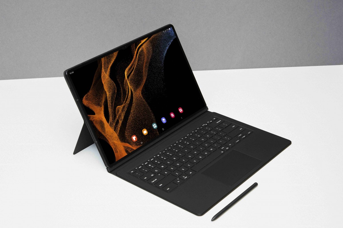 Samsung Galaxy Tab S8 Ultra - Snapdragon 8 Gen1, pantalla con muescas de 14.6", cámaras duales, batería de 11200 mAh desde $1,100 Samsung Galaxy Tab S8 Ultra - Snapdragon 8 Gen1, pantalla con muescas de 14.6", cámaras duales, batería de 11200 mAh desde $1,100