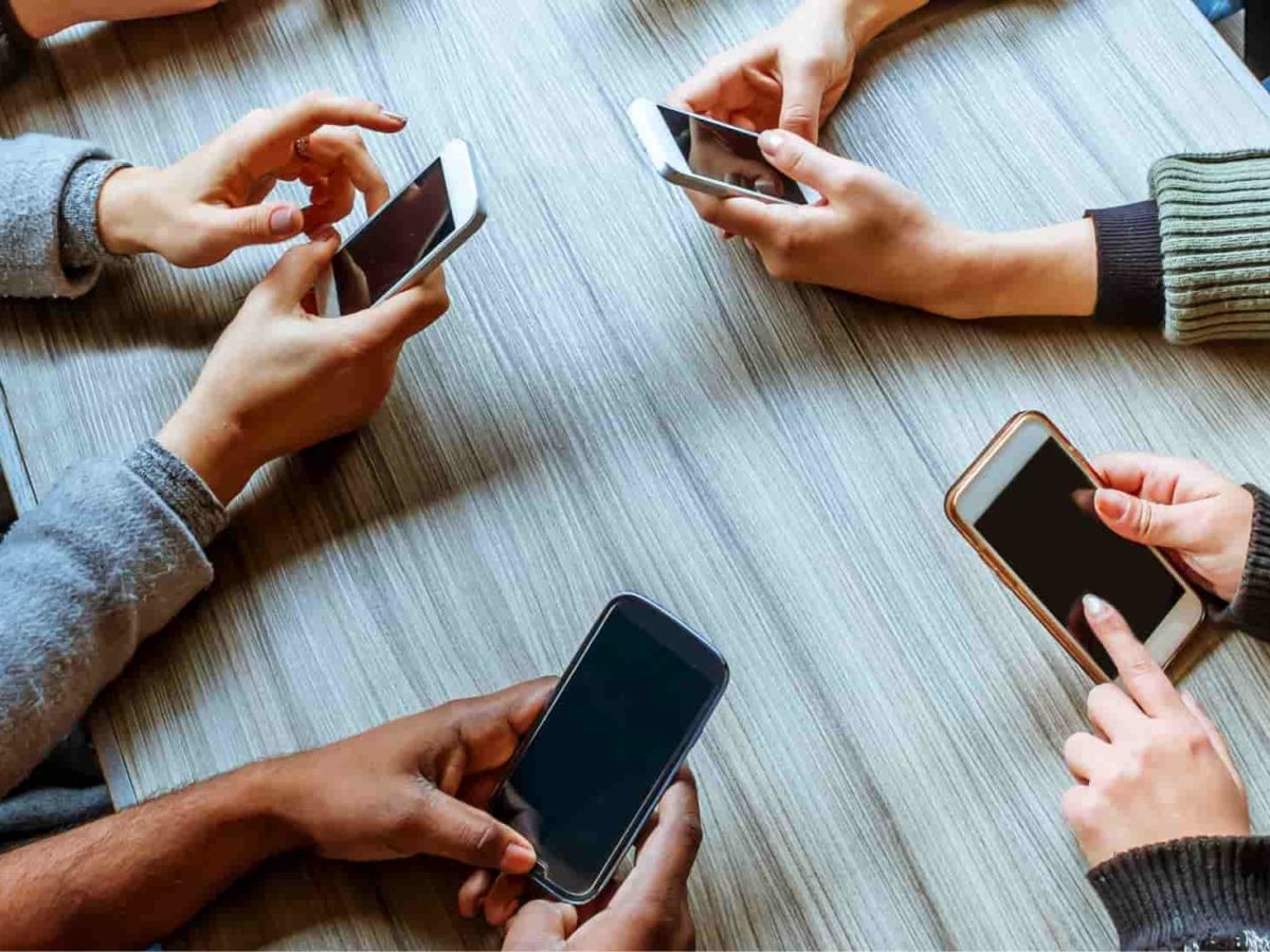Científicos canadienses nombraron los países más "dependientes de teléfonos inteligentes" del mundo Científicos canadienses nombraron los países más "dependientes de teléfonos inteligentes" del mundo