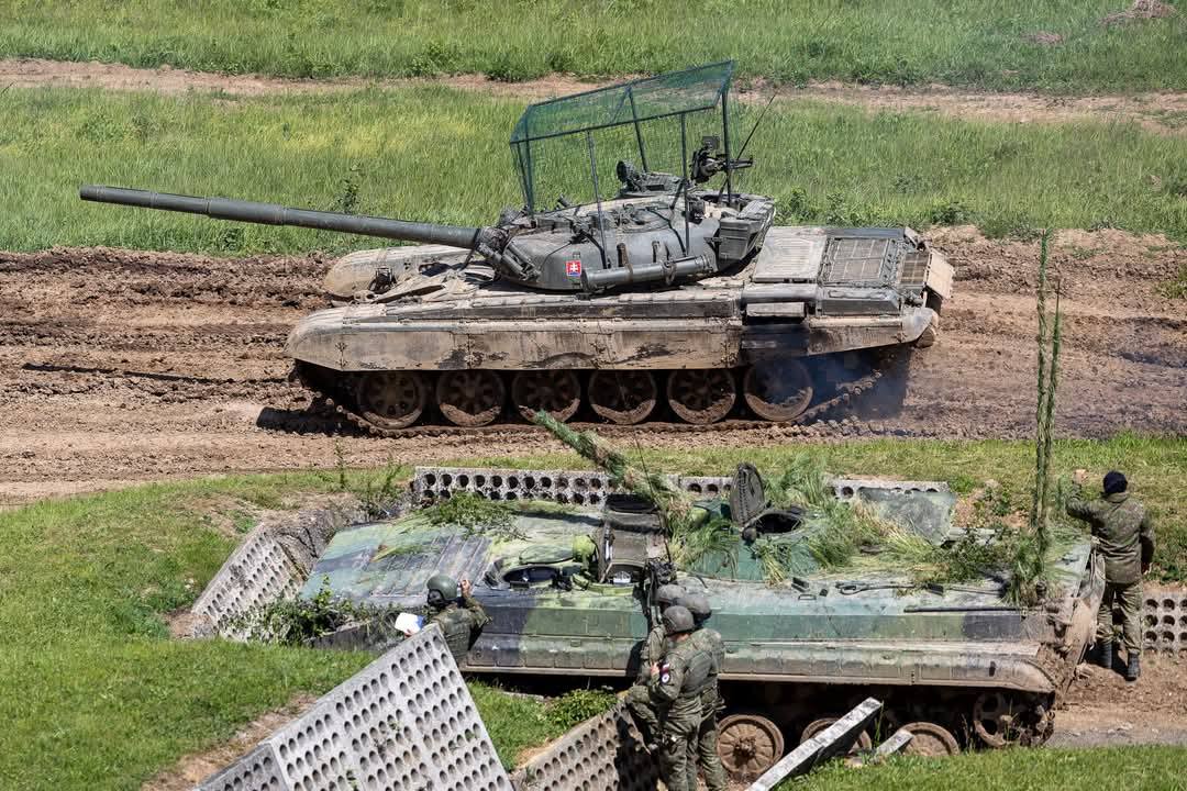 Tanques T-72M1 eslovacos reciben protección contra drones: ¿qué son los braseros anti-drones?