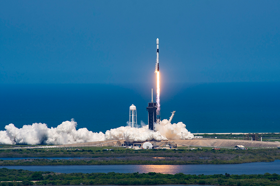 El cohete Falcon 9 de SpaceX pone en órbita 40 satélites OneWeb El cohete Falcon 9 de SpaceX pone en órbita 40 satélites OneWeb