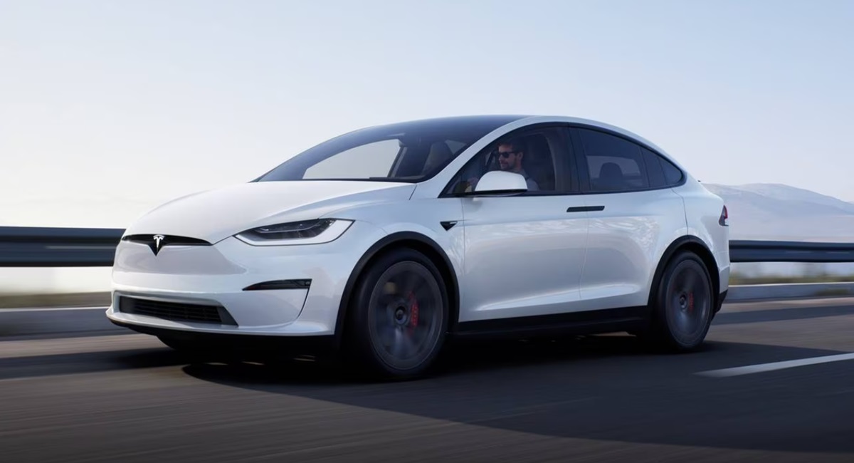 Tesla llamará a revisión casi 2 millones de coches eléctricos para actualizar su sistema de pilotaje automático Tesla llamará a revisión casi 2 millones de coches eléctricos para actualizar su sistema de pilotaje automático