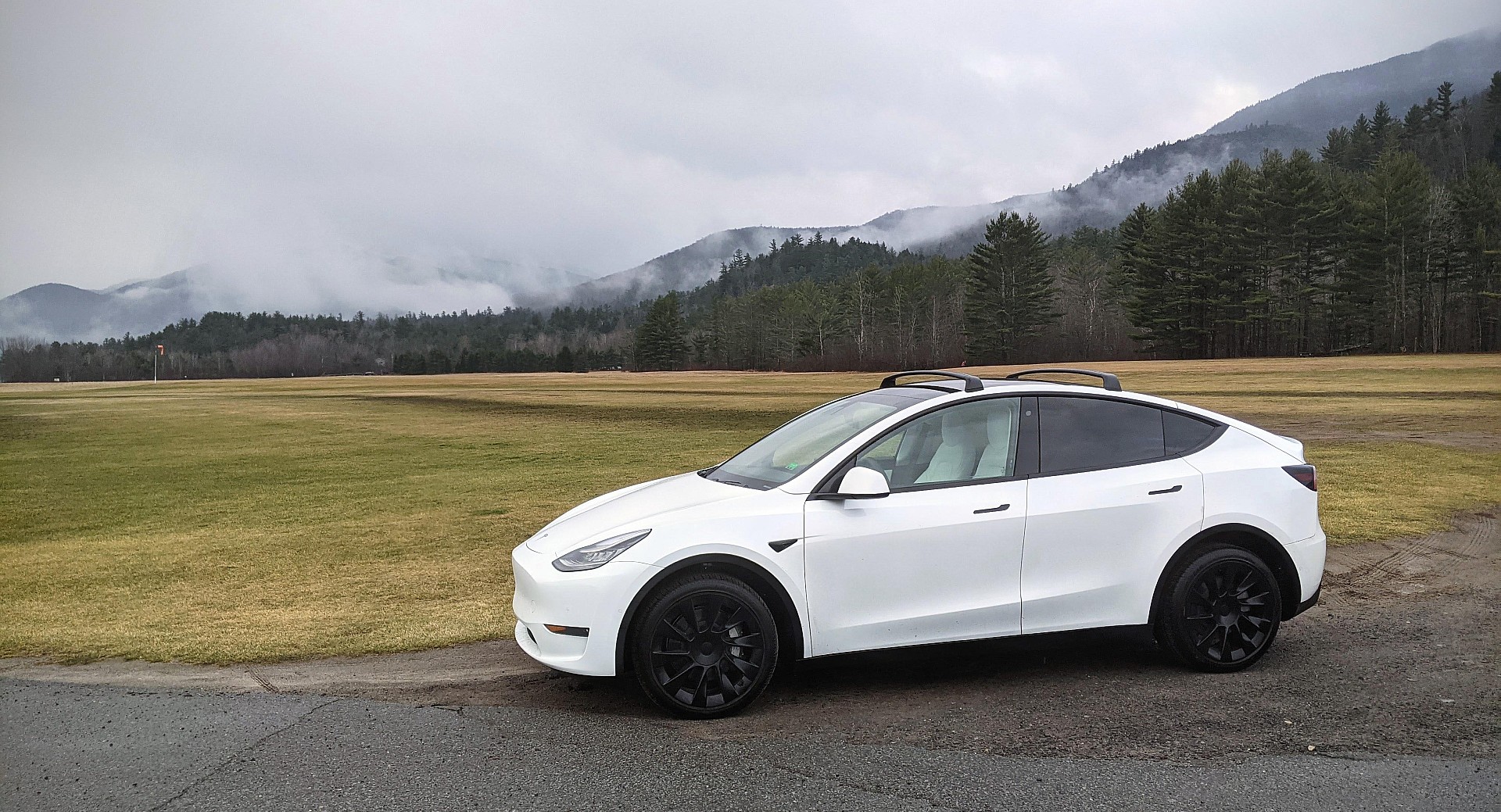 Tesla empieza a vender la versión más barata del crossover Model Y, con batería de 4680 y 449 km de autonomía Tesla empieza a vender la versión más barata del crossover Model Y, con batería de 4680 y 449 km de autonomía
