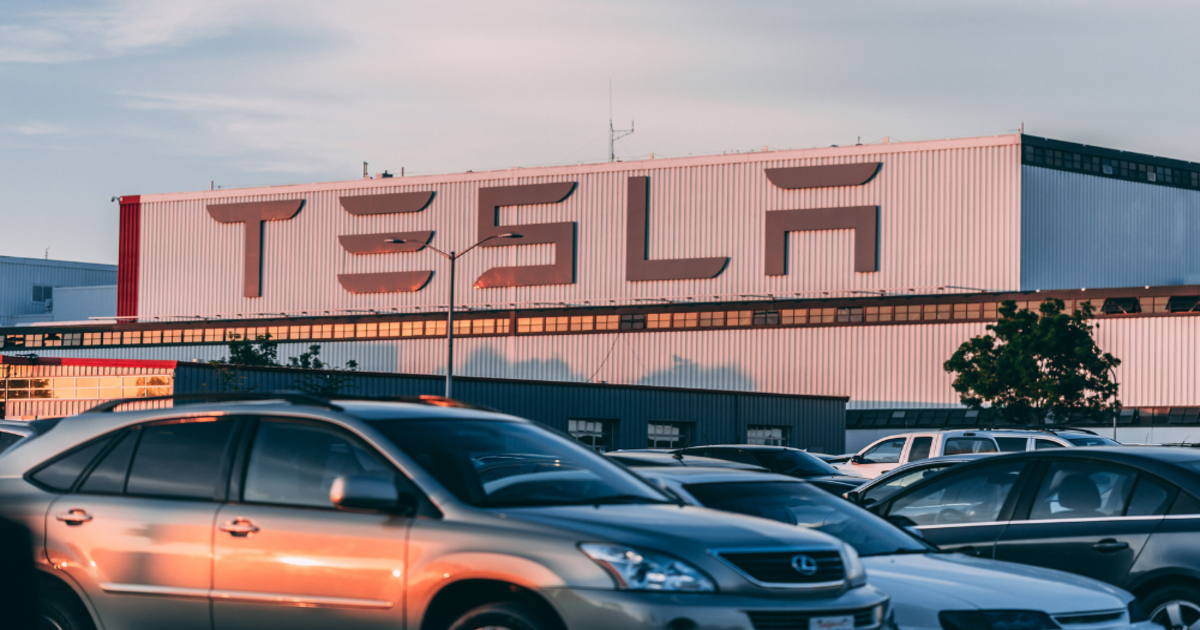 Tesla ha vuelto a reducir los precios de sus coches eléctricos en plena pérdida de cuota de mercado Tesla ha vuelto a reducir los precios de sus coches eléctricos en plena pérdida de cuota de mercado