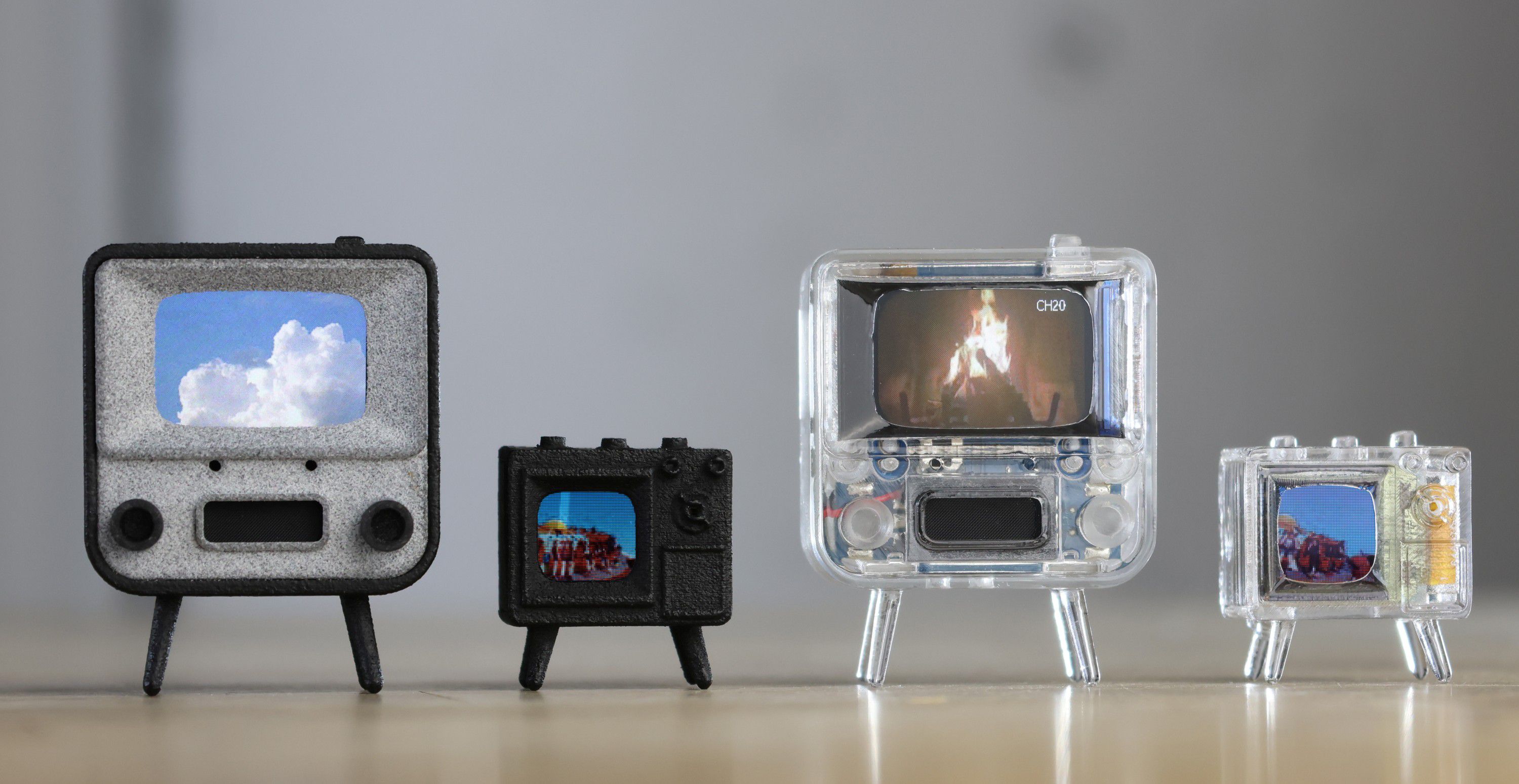 Los TinyTV 2 y TinyTV Mini: minitelevisores del tamaño de un llavero con pantallas de 1" y 0,6" por 49 dólares. Y sí, ¡funcionan! Los TinyTV 2 y TinyTV Mini: minitelevisores del tamaño de un llavero con pantallas de 1" y 0,6" por 49 dólares. Y sí, ¡funcionan!
