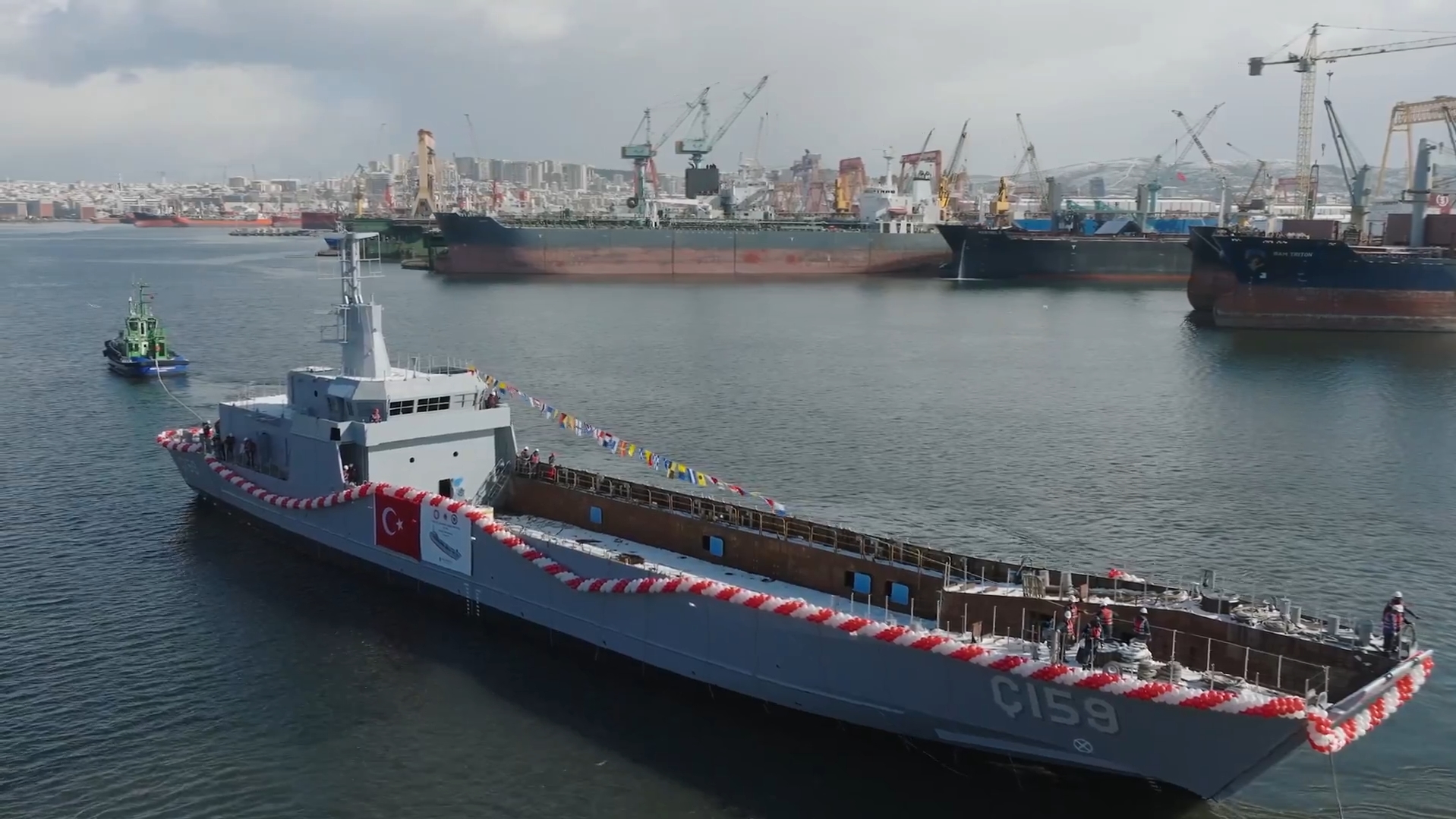 Libertad sobre las olas: Los buques de asalto anfibio turcos en acción Un gigante del mar: Presentación del buque de asalto anfibio turco YLCT