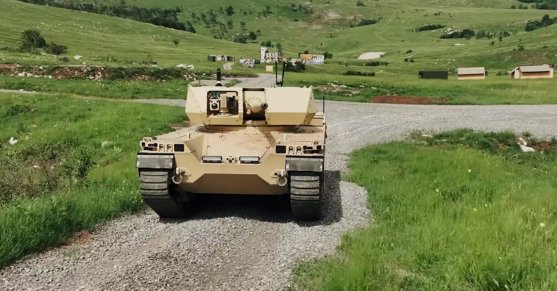 Los estonios mostraron cómo el robot de combate Type-X destruye autos: el tanque tiene armas, misiles e incluso drones Los estonios mostraron cómo el robot de combate Type-X destruye autos: el tanque tiene armas, misiles e incluso drones